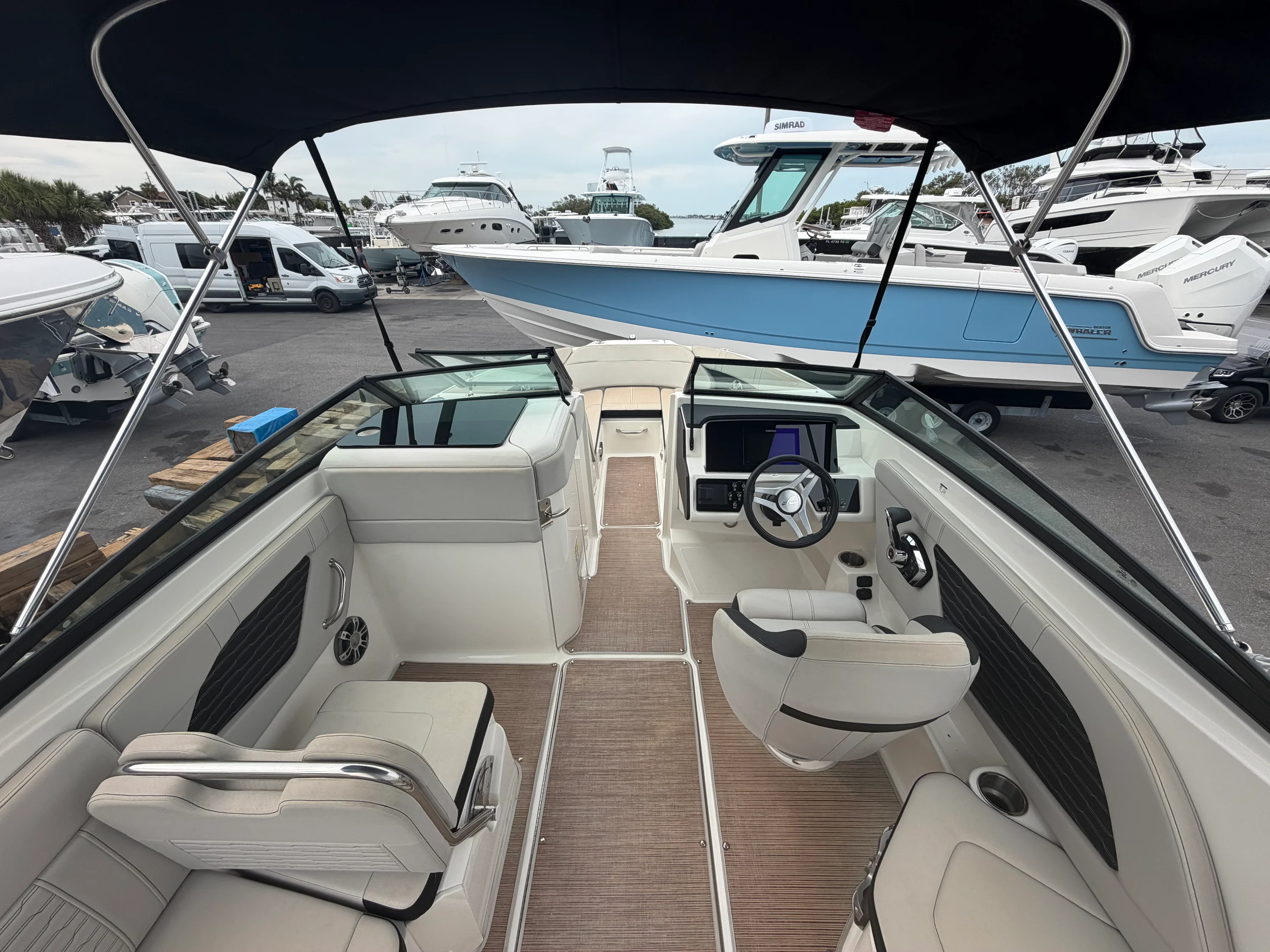 2023 Sea Ray 230 SPX OB Image Thumbnail #12
