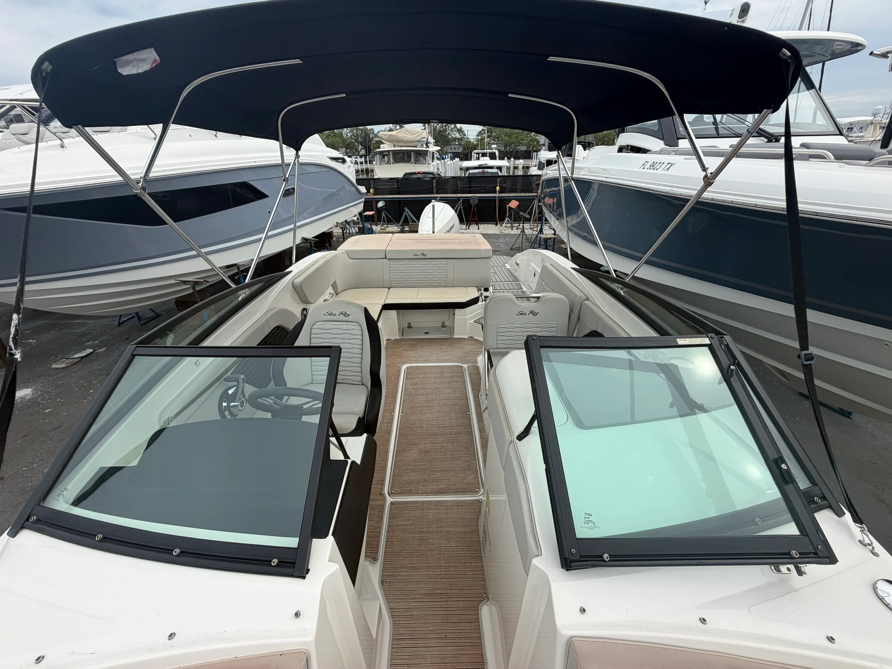 2023 Sea Ray 230 SPX OB Image Thumbnail #13