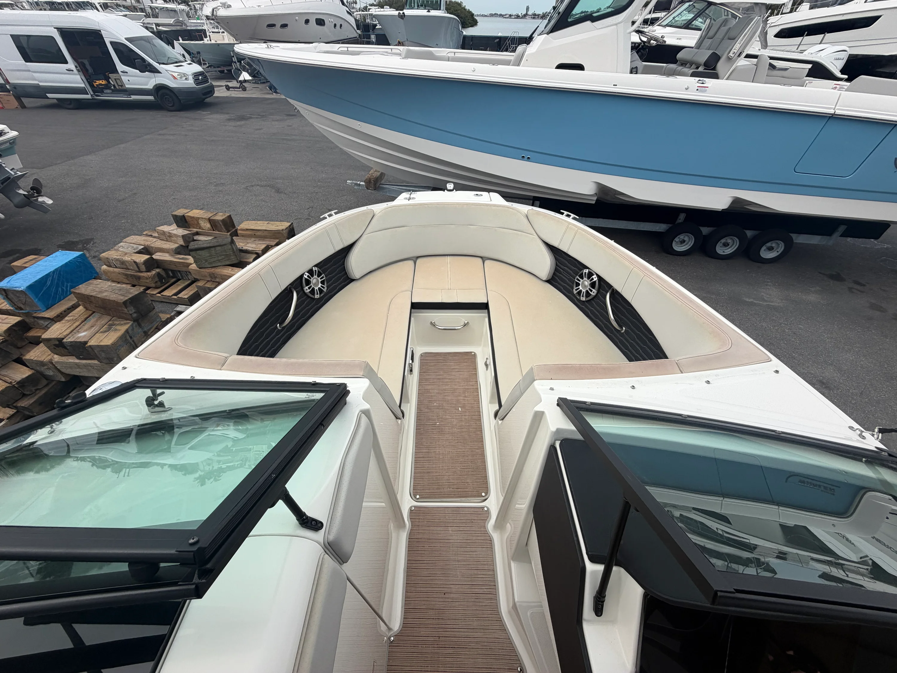 2023 Sea Ray 230 SPX OB Image Thumbnail #9