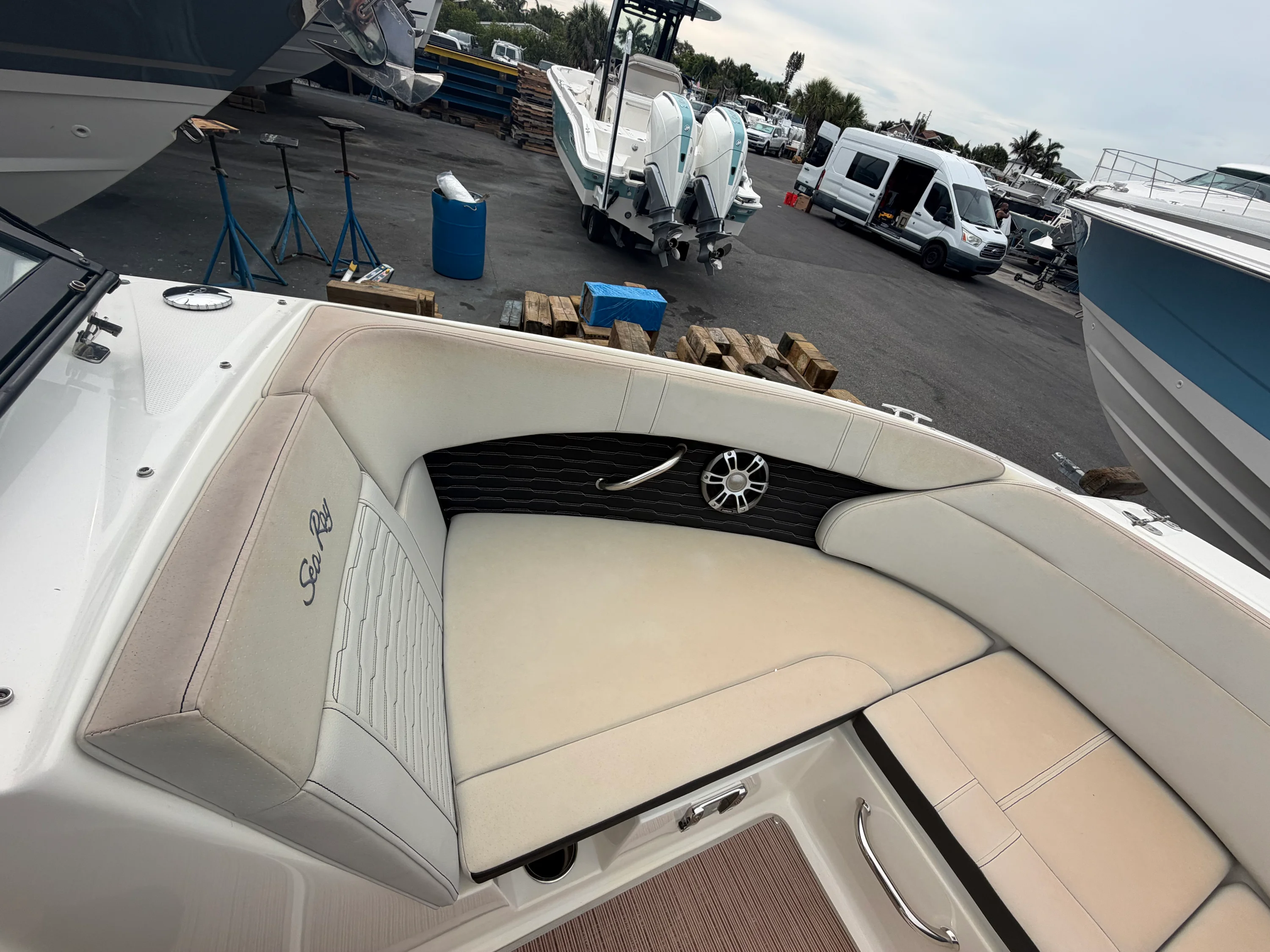 2023 Sea Ray 230 SPX OB Image Thumbnail #18