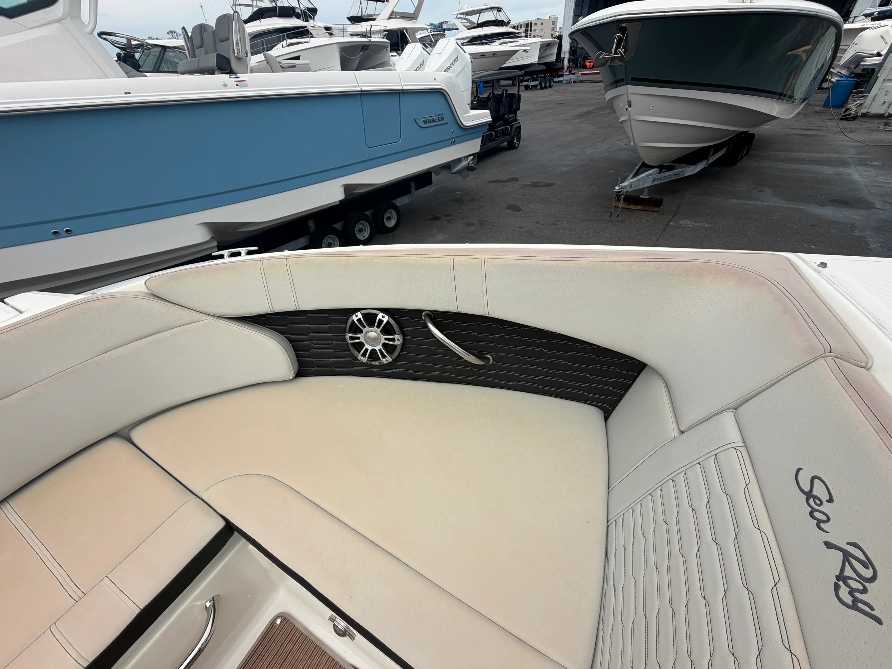 2023 Sea Ray 230 SPX OB Image Thumbnail #16