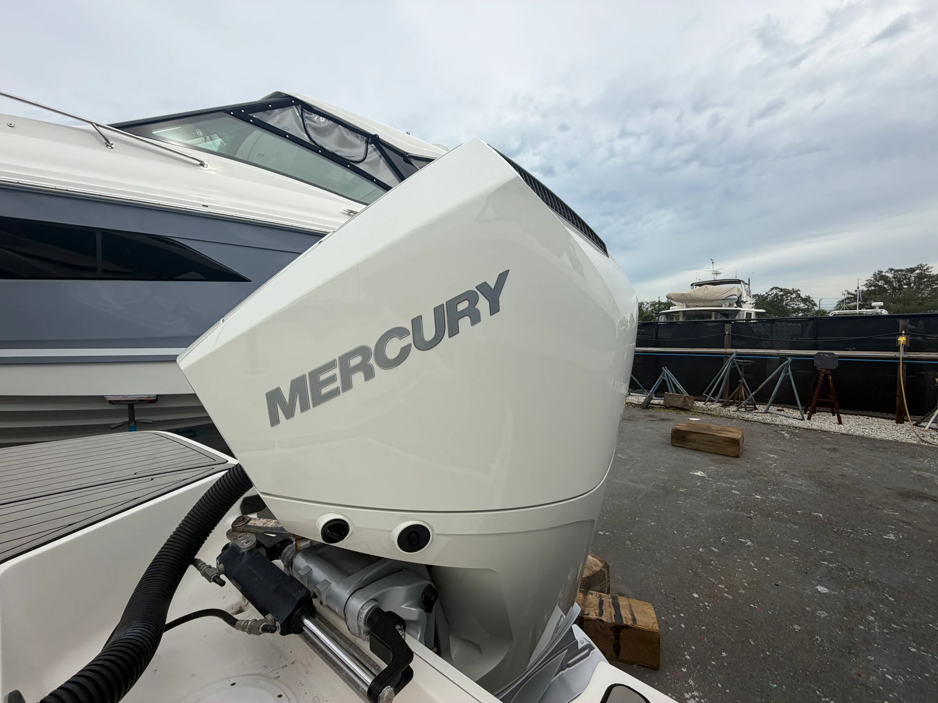 2023 Sea Ray 230 SPX OB Image Thumbnail #8