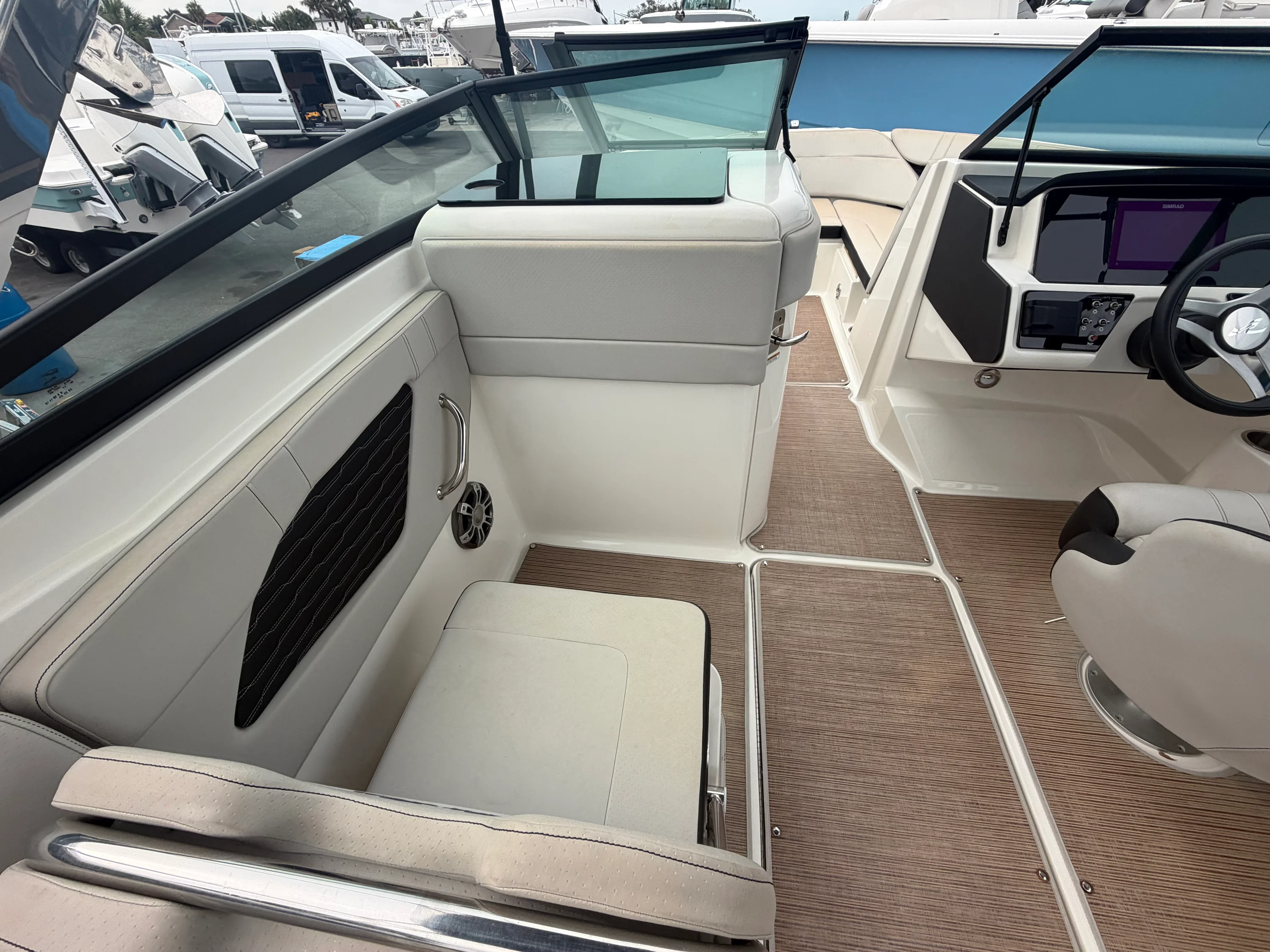2023 Sea Ray 230 SPX OB Image Thumbnail #17