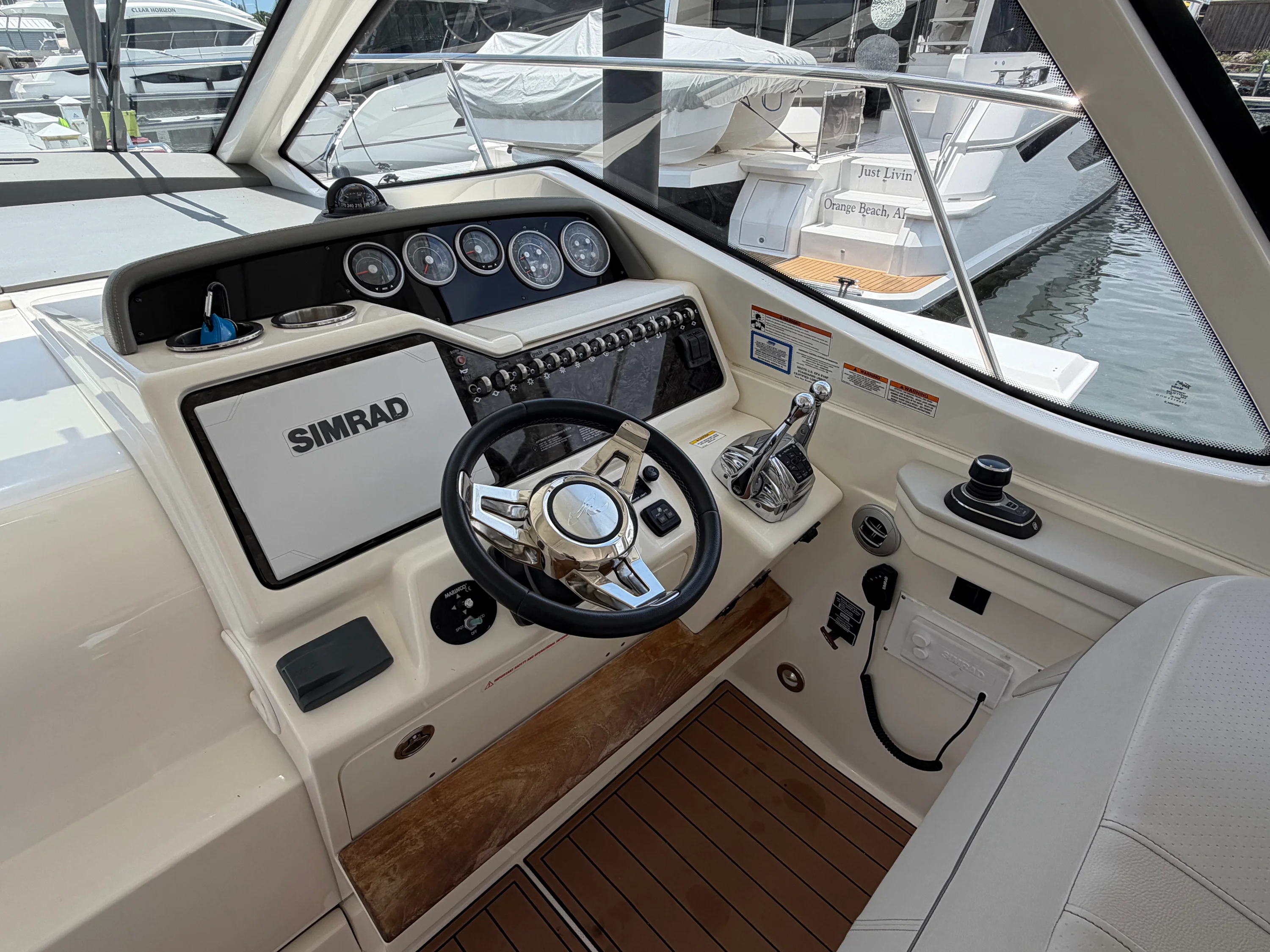 2019 Sea Ray Sundancer 350 Coupe Image Thumbnail #15