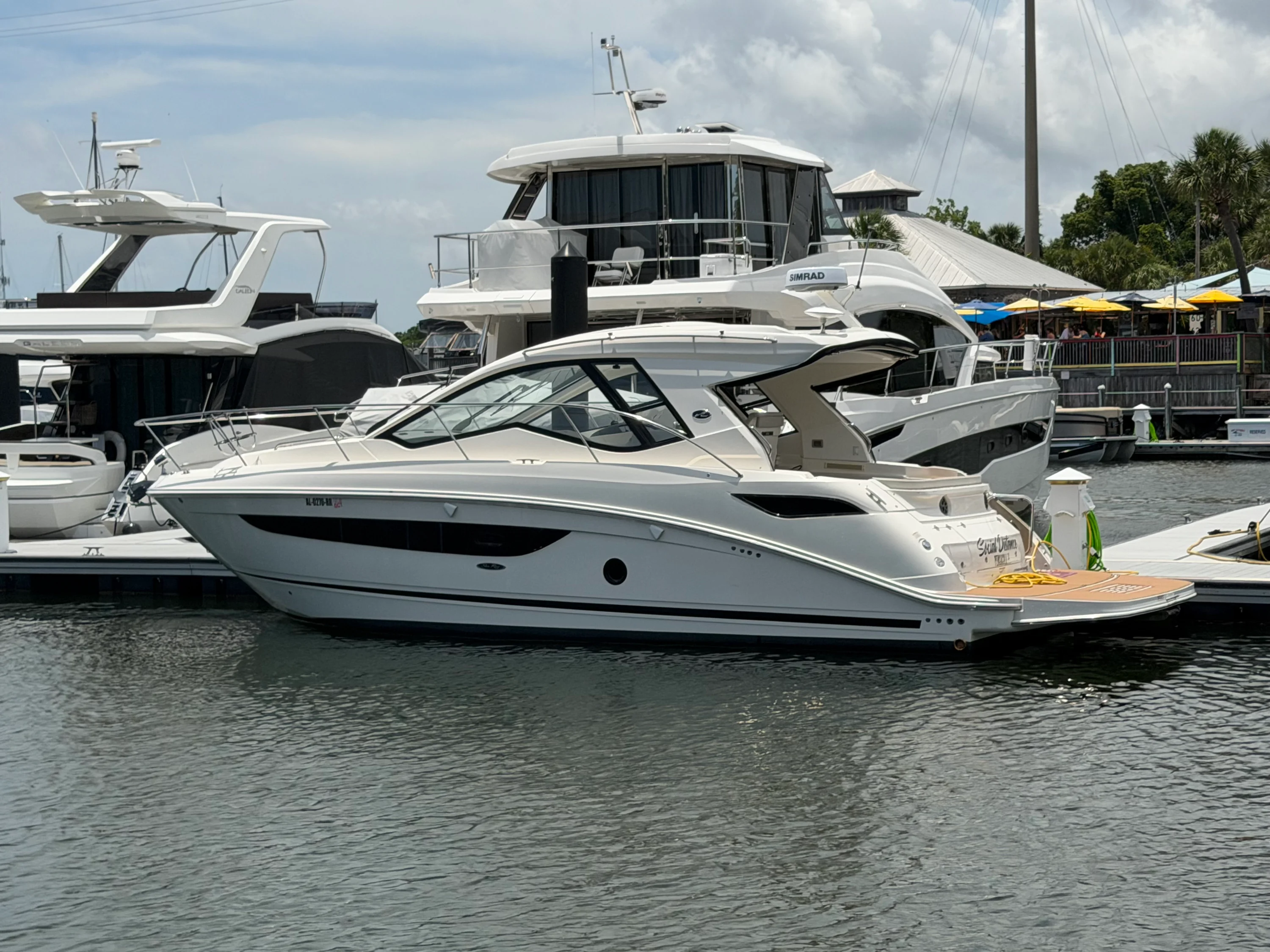 2019 Sea Ray Sundancer 350 Coupe Image Thumbnail #2