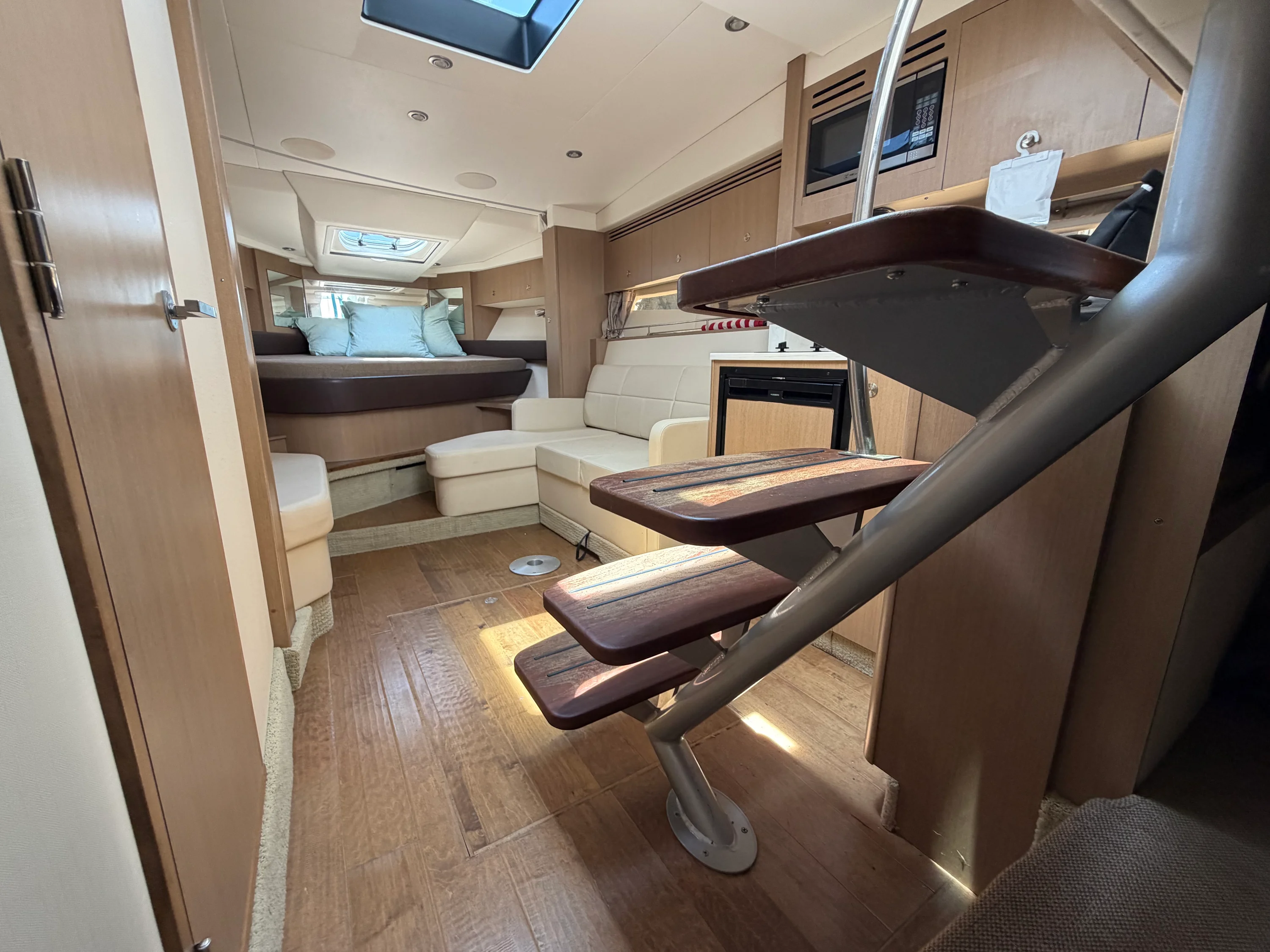 2019 Sea Ray Sundancer 350 Coupe Image Thumbnail #20