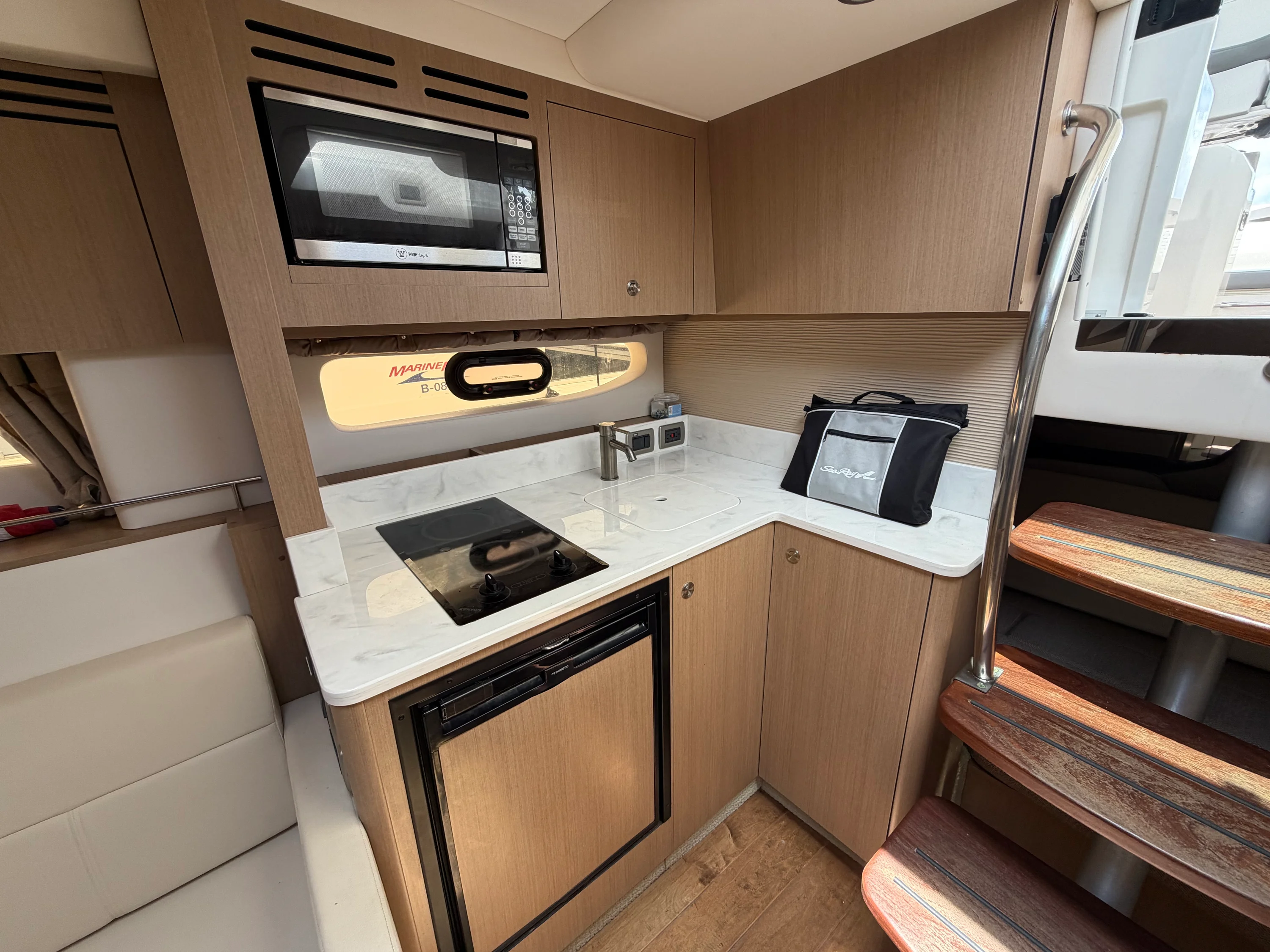 2019 Sea Ray Sundancer 350 Coupe Image Thumbnail #23