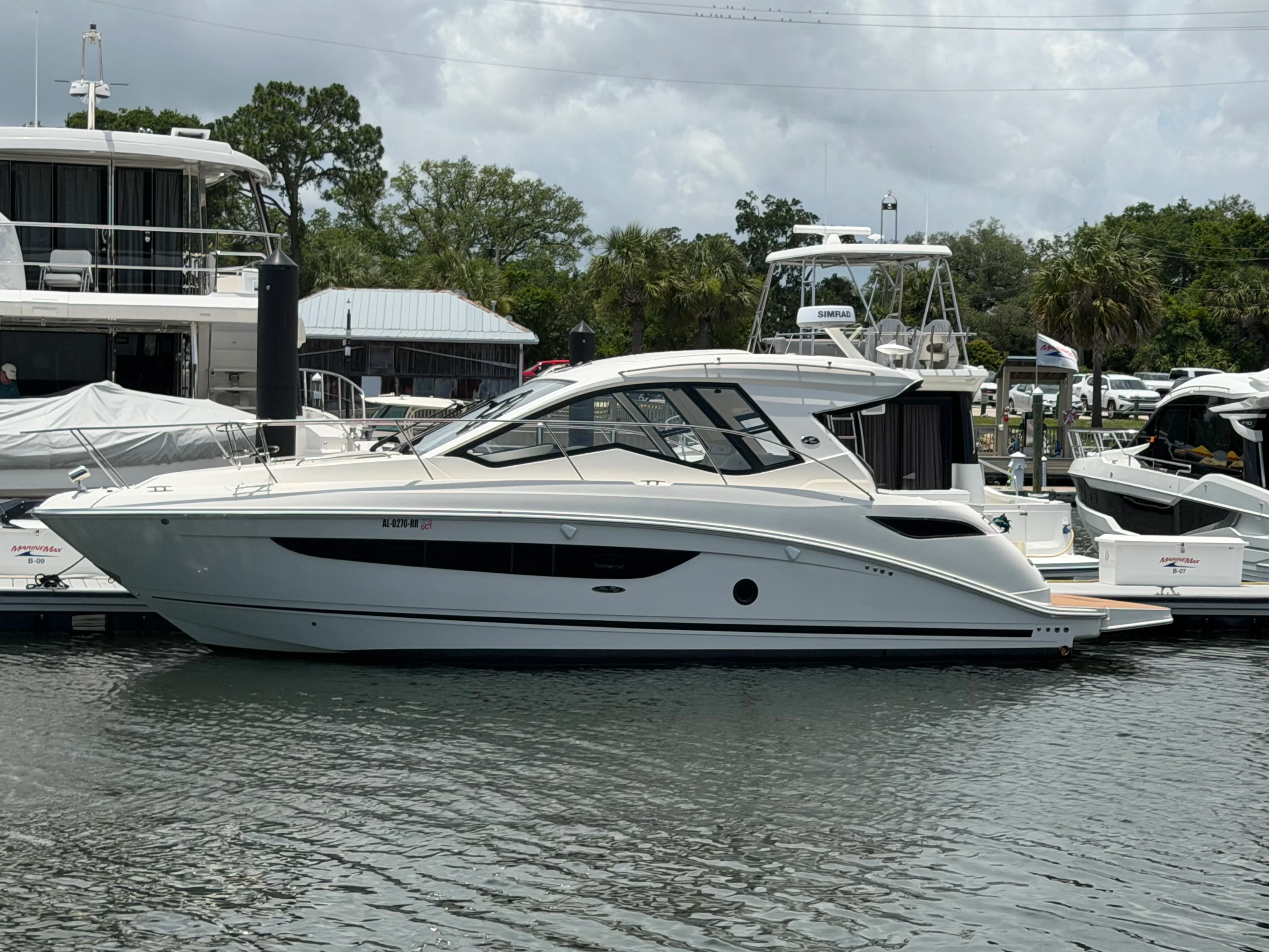 2019 Sea Ray Sundancer 350 Coupe Image Thumbnail #0