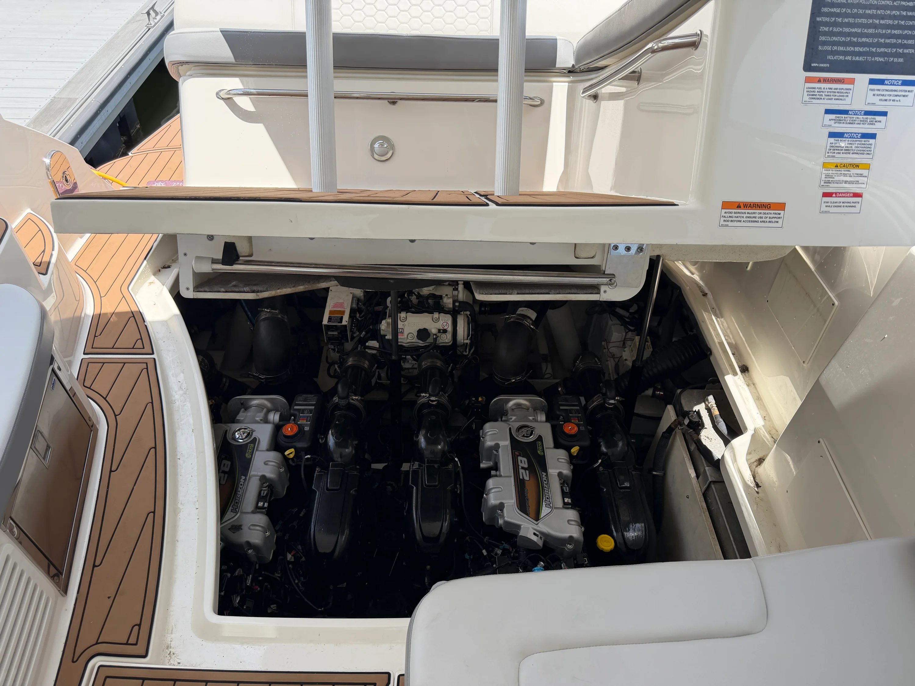 2019 Sea Ray Sundancer 350 Coupe Image Thumbnail #37