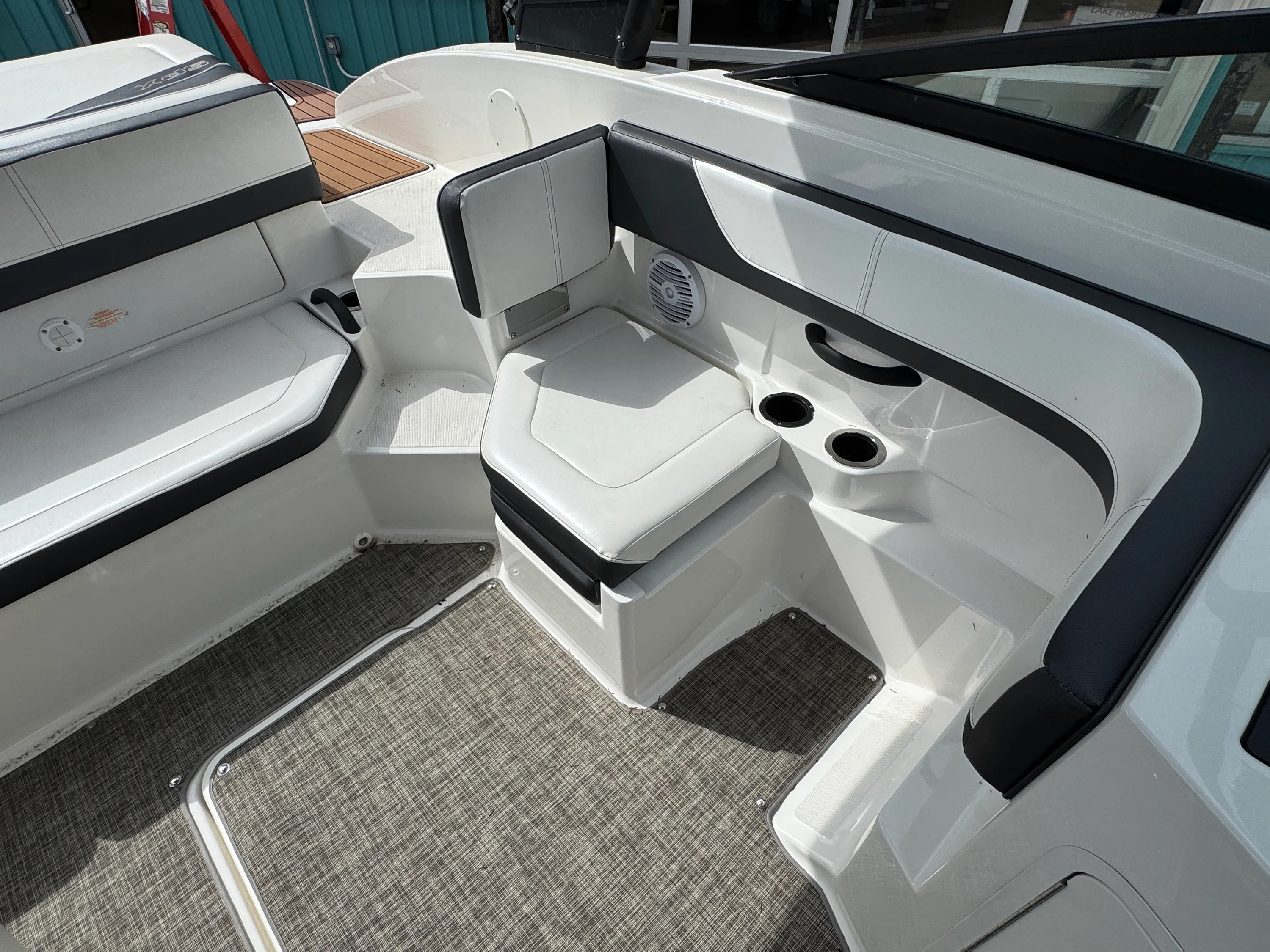 2017 Sea Ray 190 SPX Image Thumbnail #10