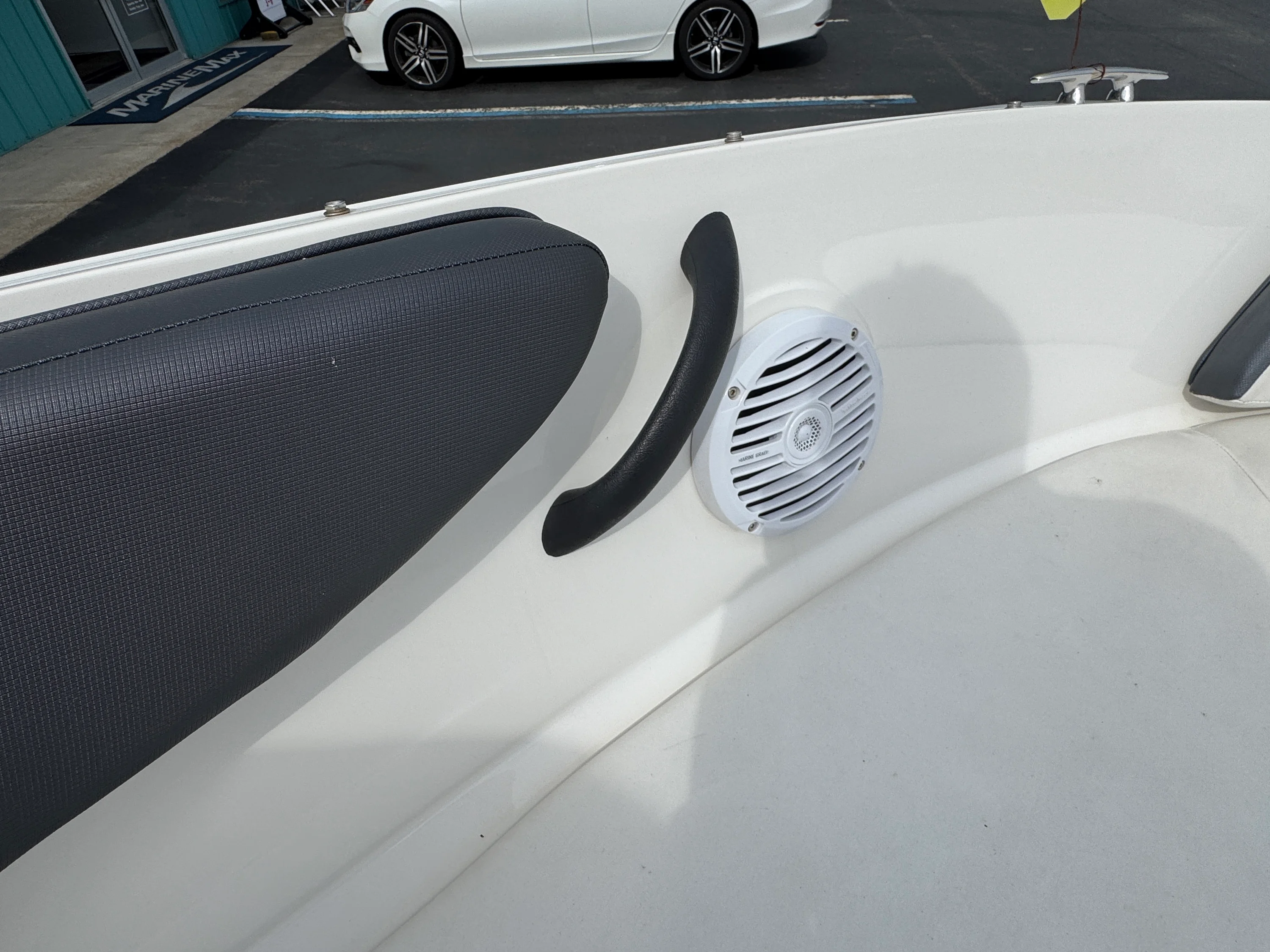 2017 Sea Ray 190 SPX Image Thumbnail #9