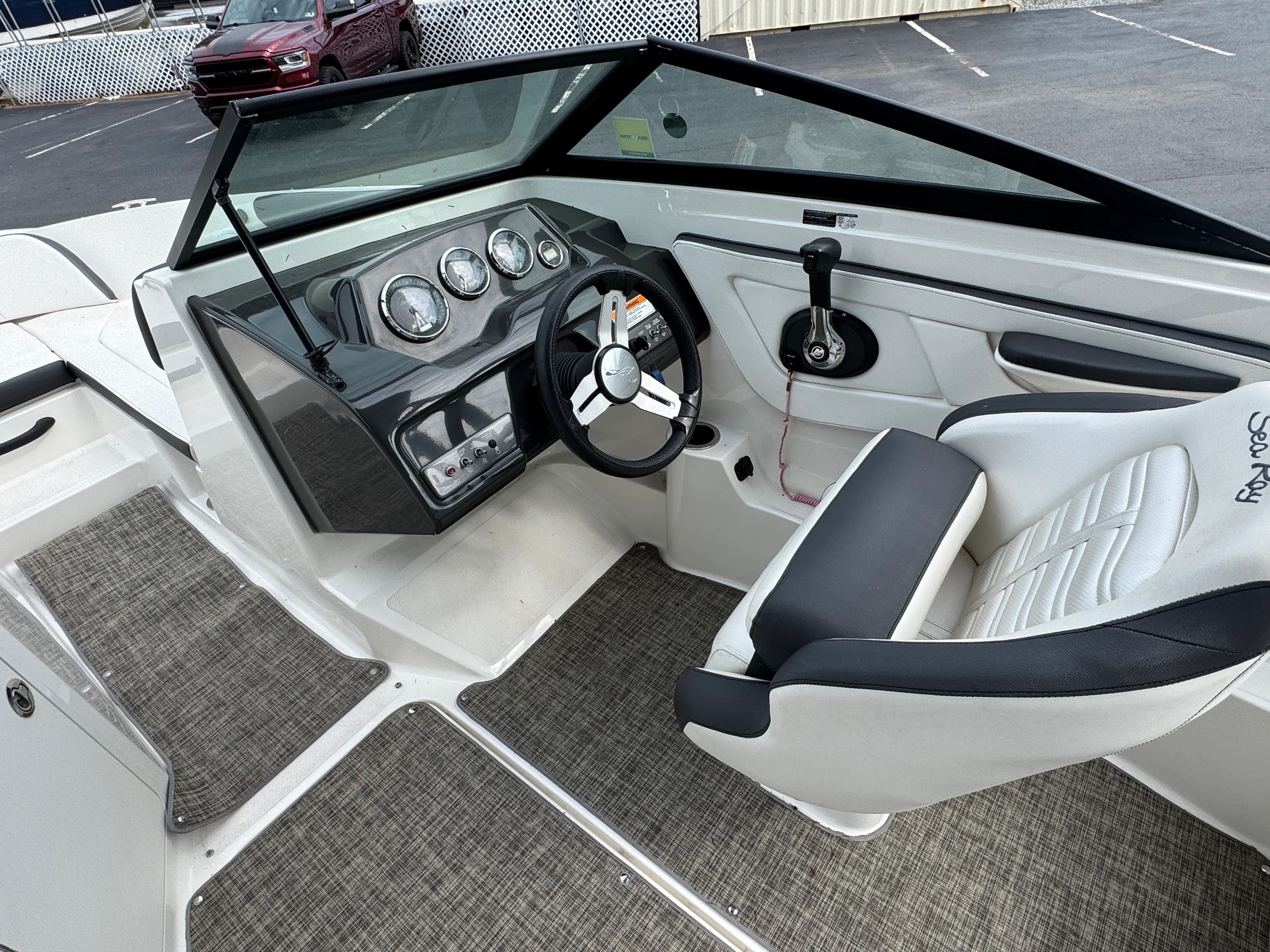 2017 Sea Ray 190 SPX Image Thumbnail #6
