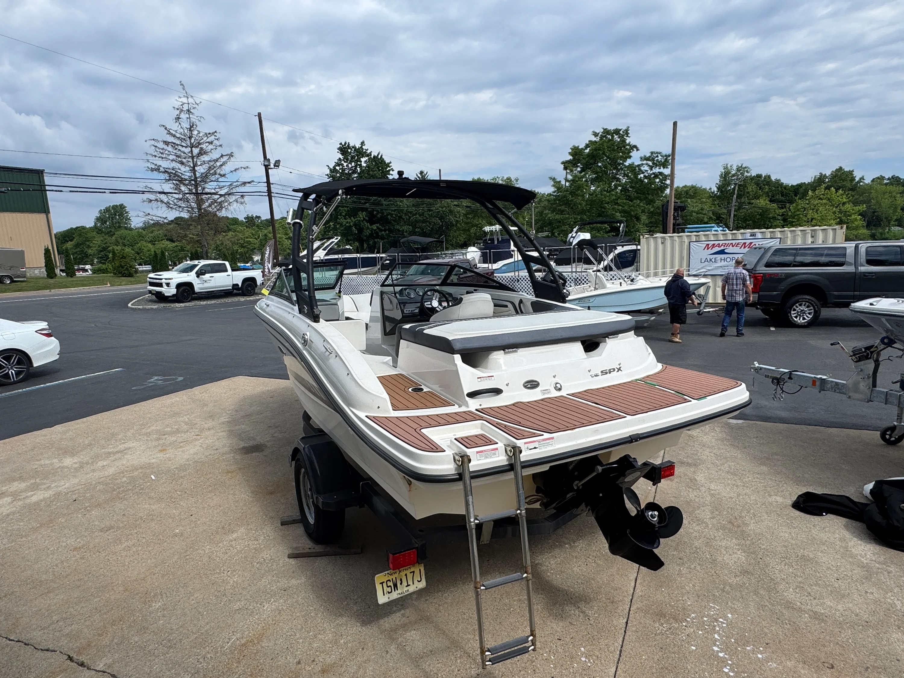 2017 Sea Ray 190 SPX Image Thumbnail #3