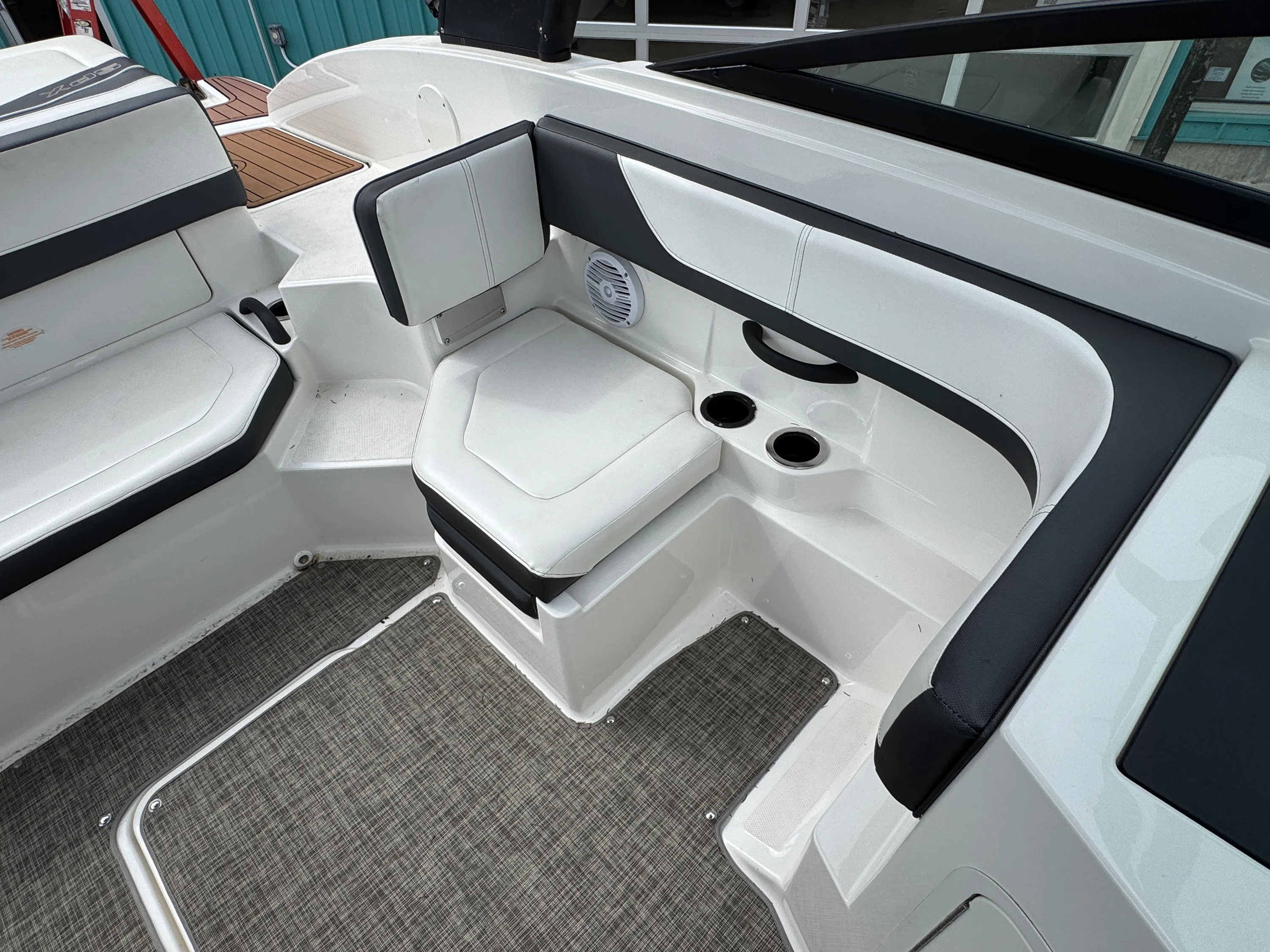 2017 Sea Ray 190 SPX Image Thumbnail #13