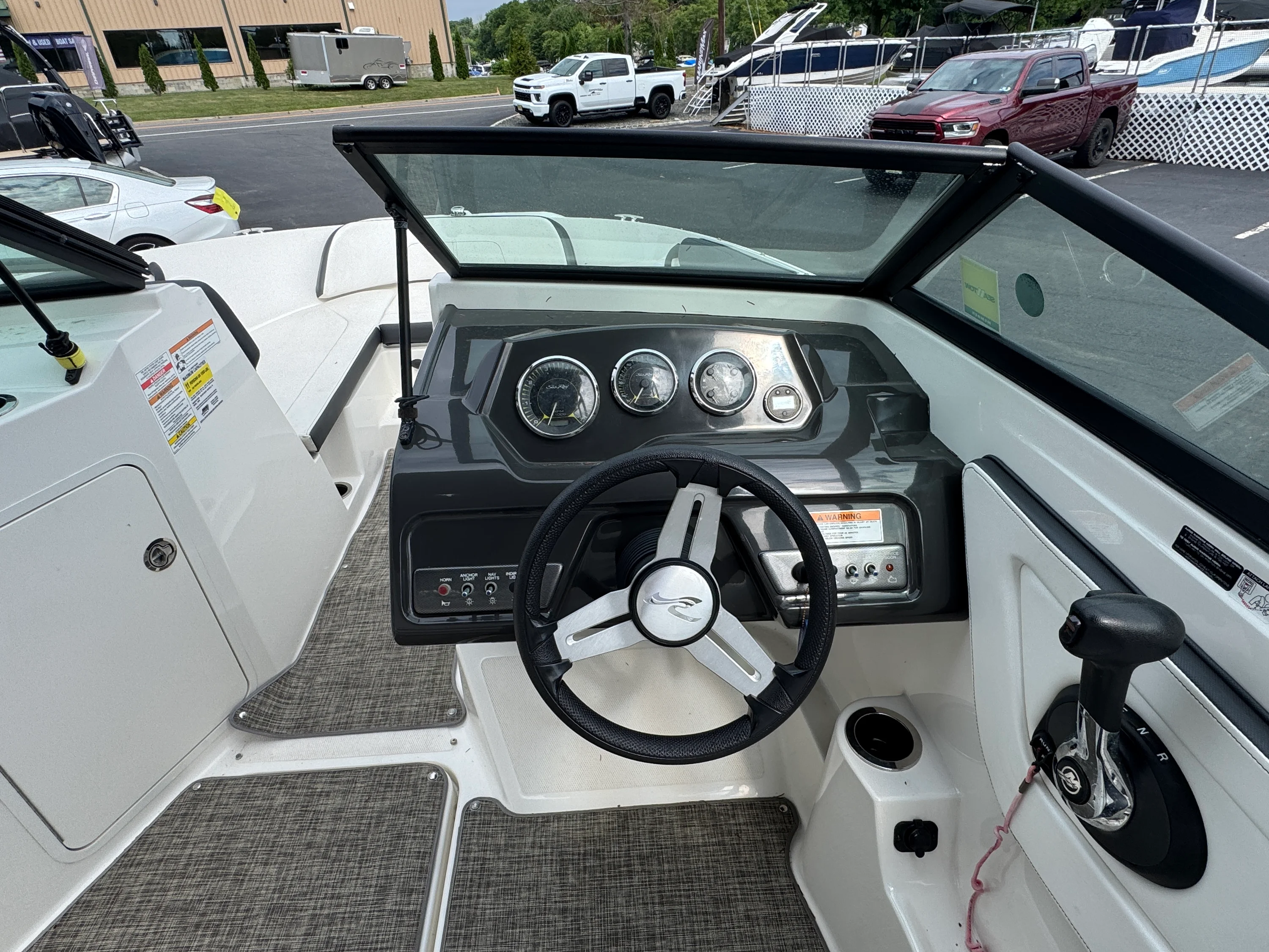 2017 Sea Ray 190 SPX Image Thumbnail #7