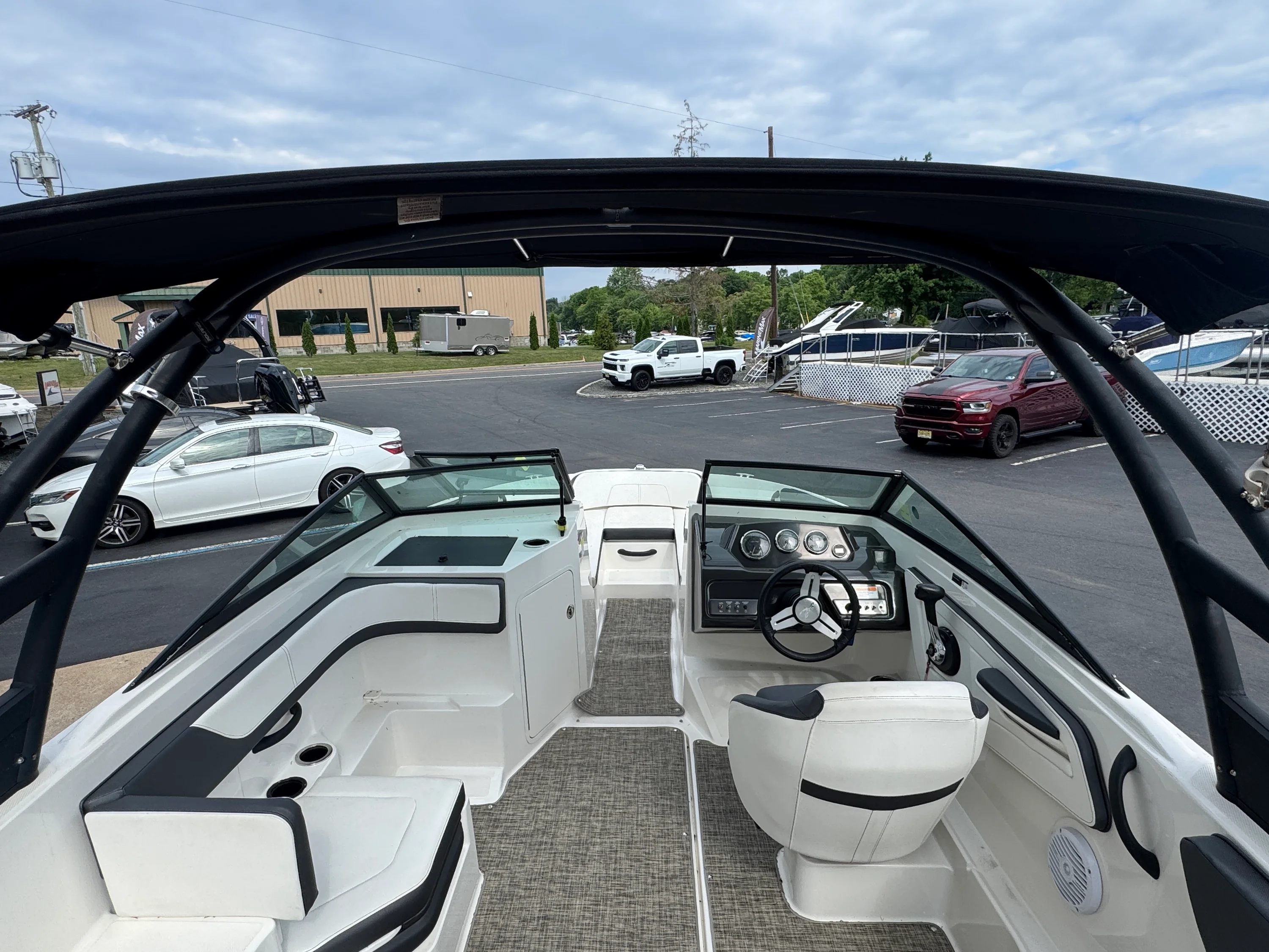 2017 Sea Ray 190 SPX Image Thumbnail #5