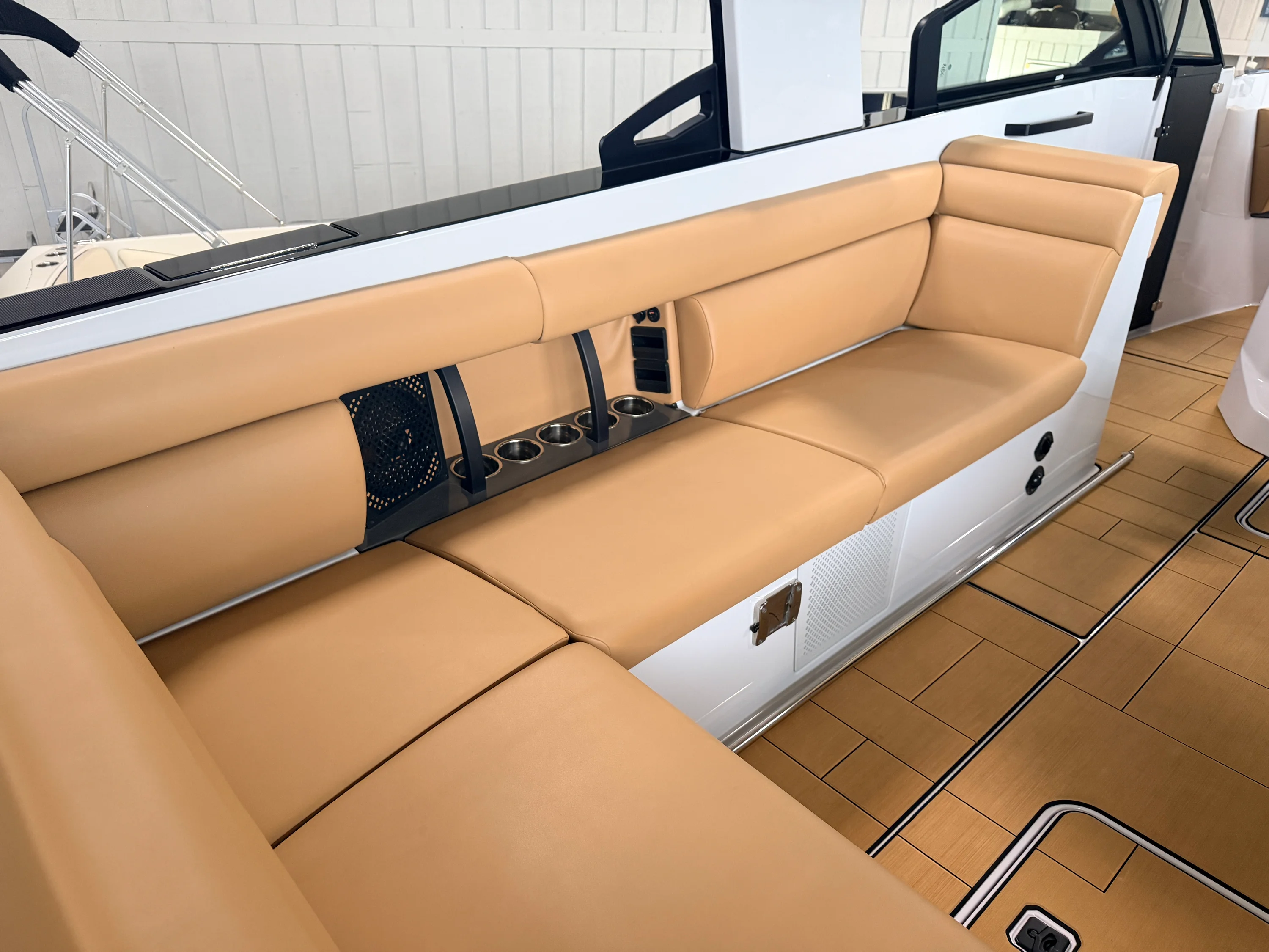 2024 Aviara AV32 Image Thumbnail #3