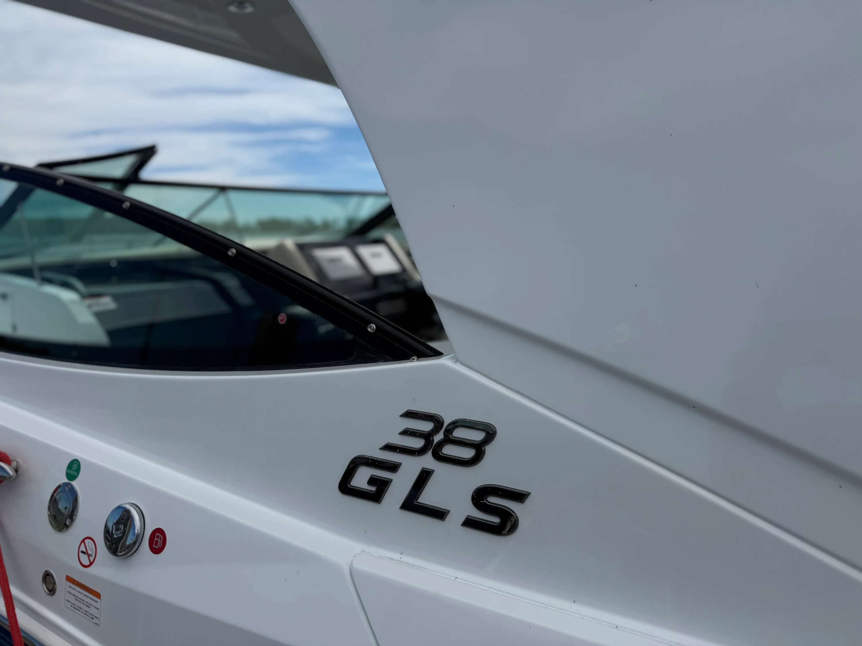 2027 Cruisers Yachts 38GLS-OB Image Thumbnail #20