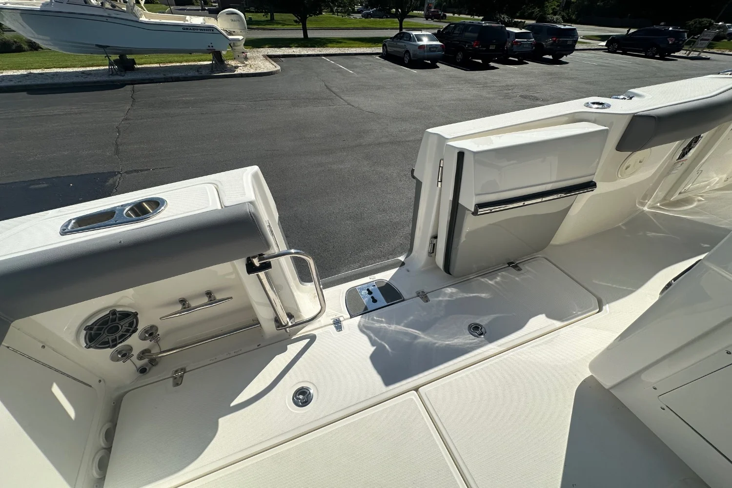 2024 Boston Whaler 330 Outrage Image Thumbnail #8