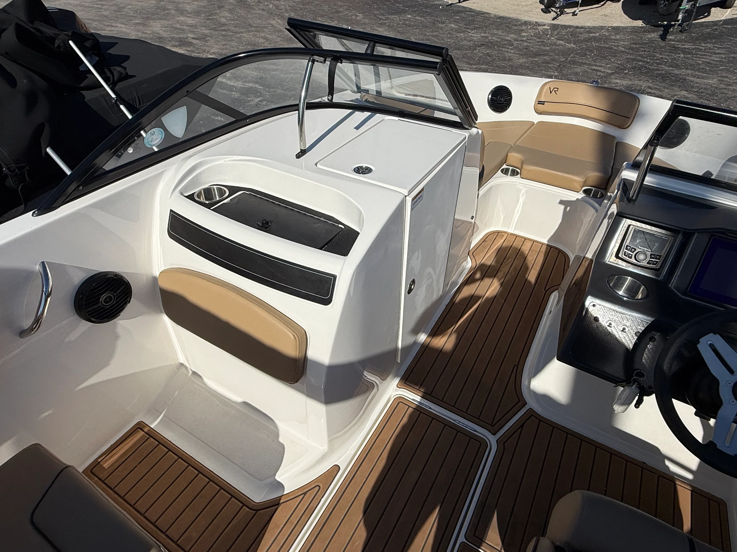 2023 Bayliner VR6 Bowrider Image Thumbnail #9