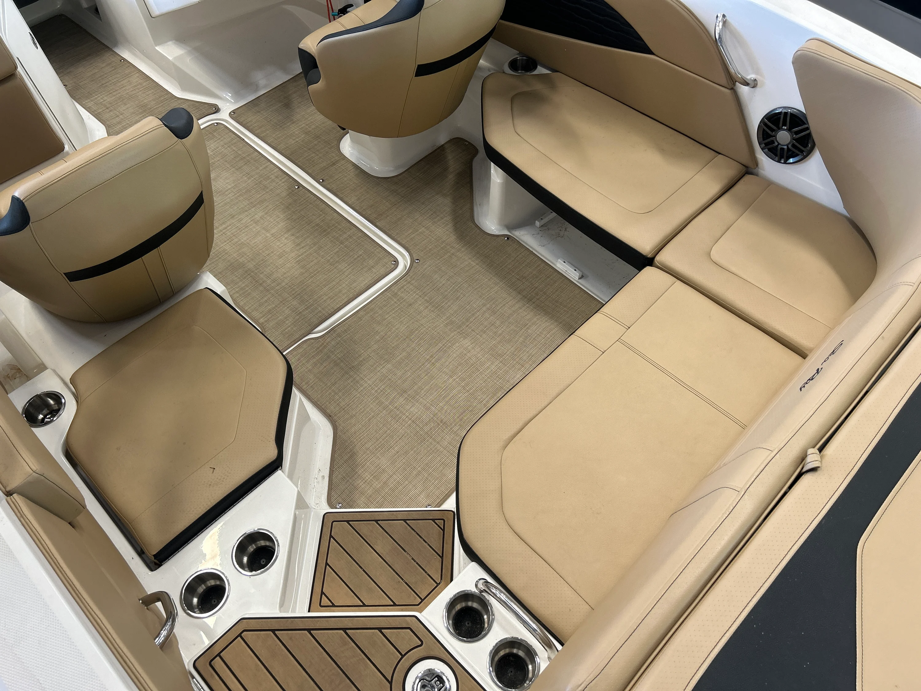 2023 Sea Ray 210 SPX Image Thumbnail #7