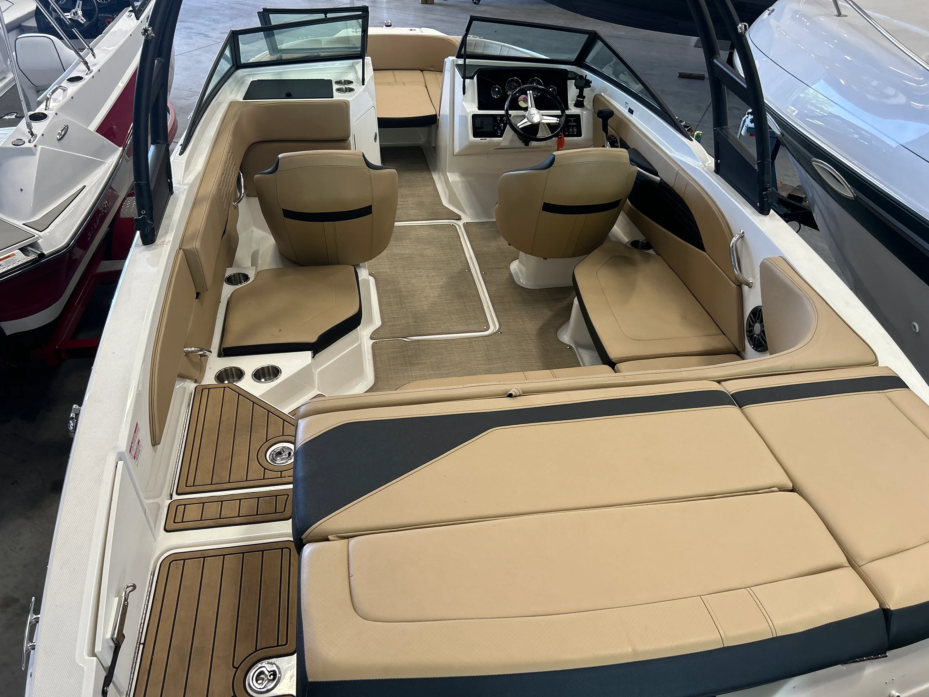 2023 Sea Ray 210 SPX Image Thumbnail #6