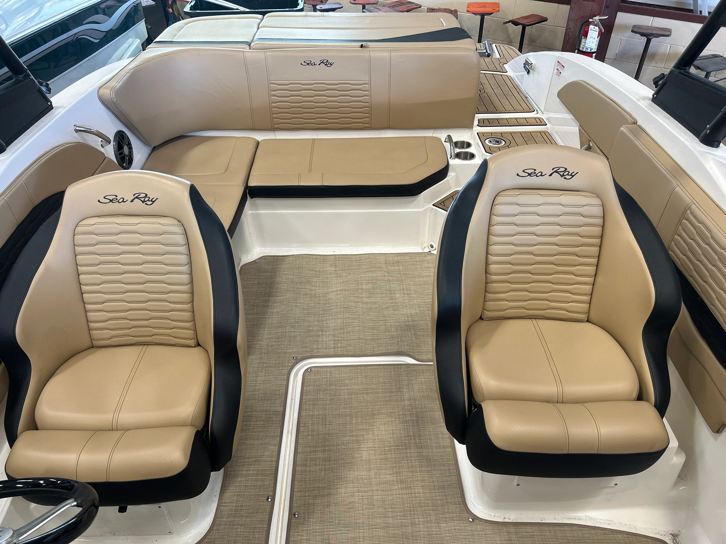 2023 Sea Ray 210 SPX Image Thumbnail #8