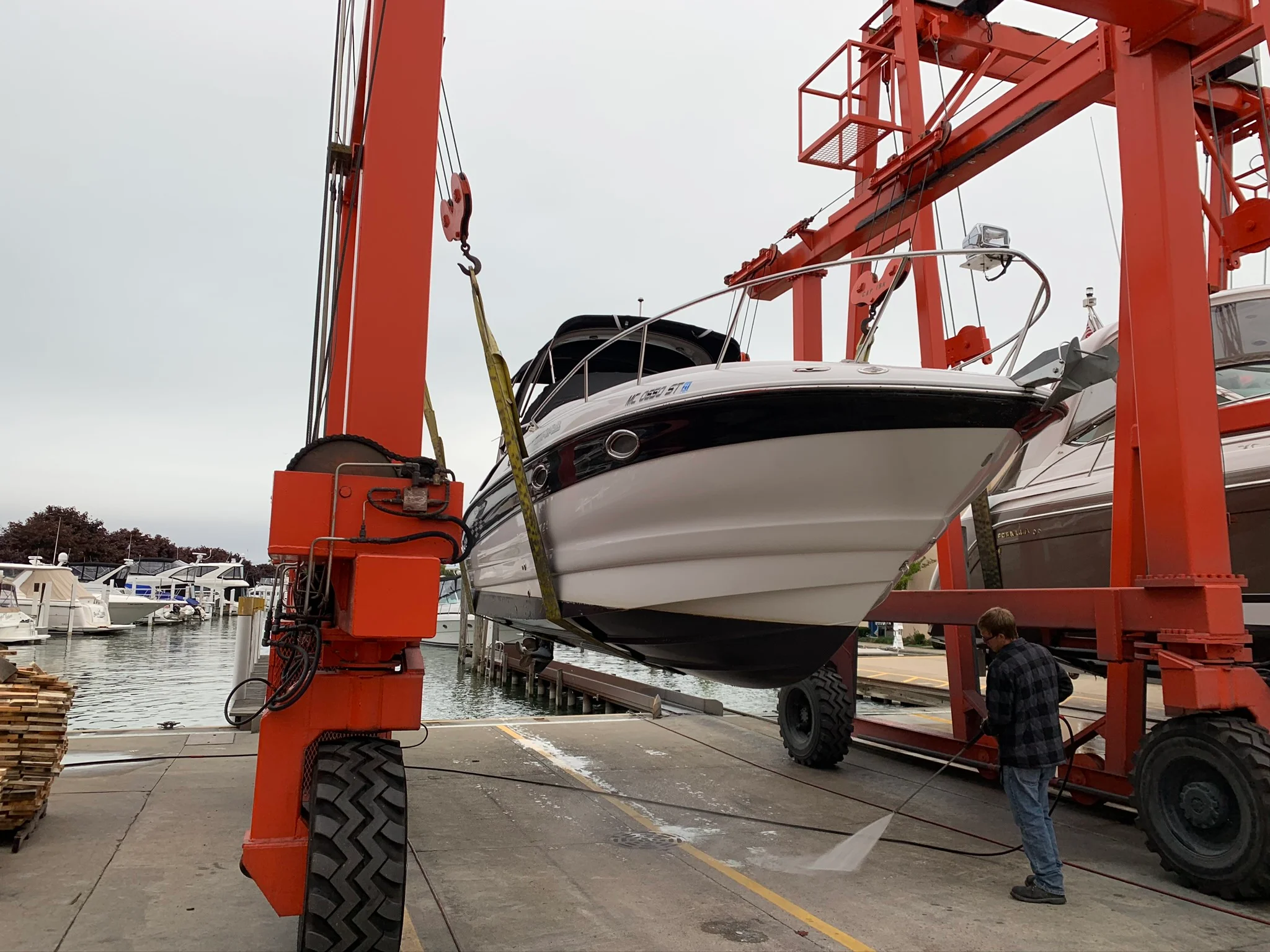 2005 Crownline 270 CR Image Thumbnail #1