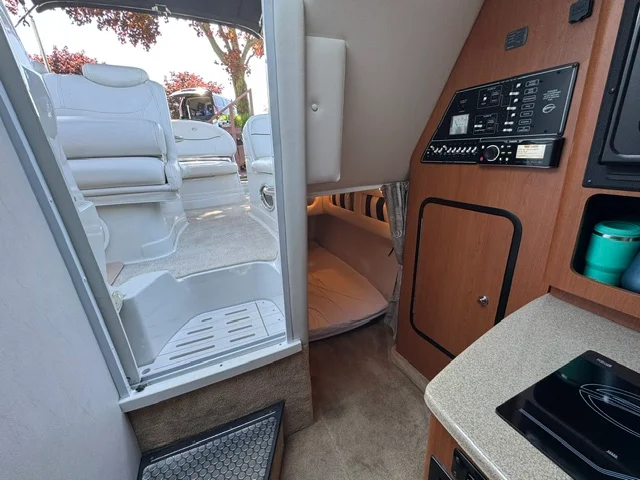 2005 Crownline 270 CR Image Thumbnail #42