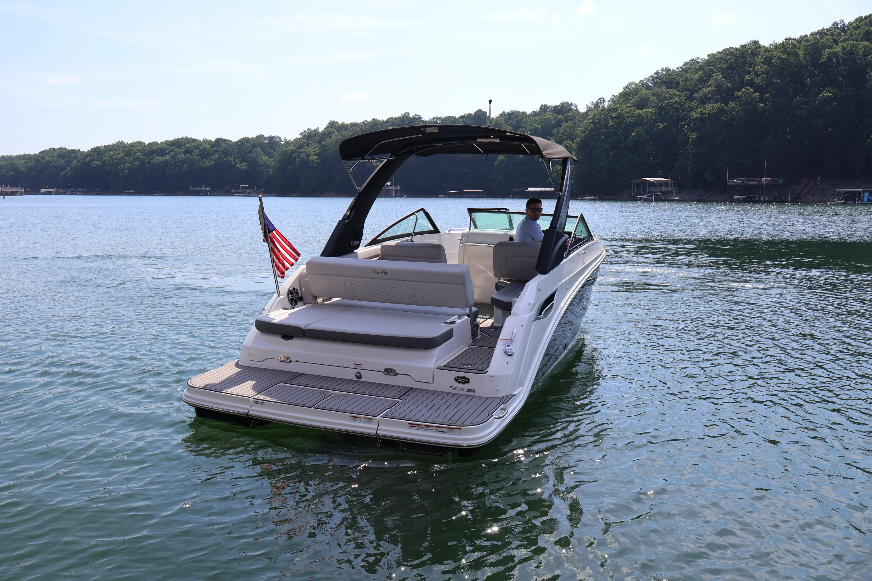 2022 Sea Ray SDX 250 Image Thumbnail #4