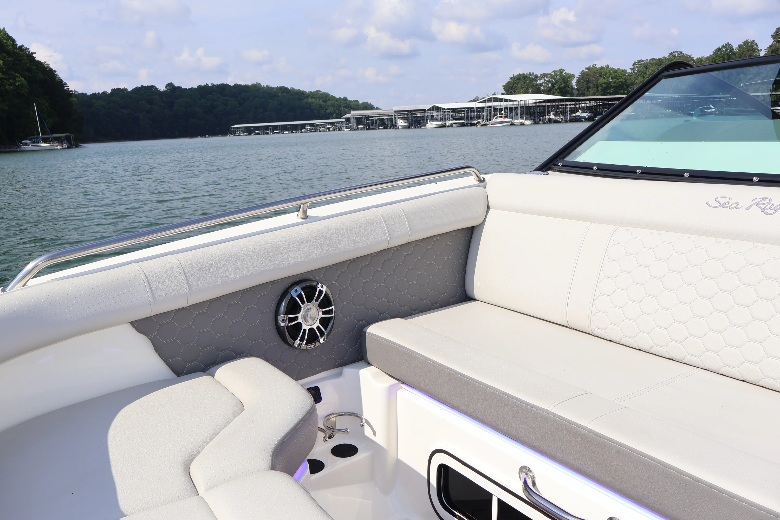 2022 Sea Ray SDX 250 Image Thumbnail #16