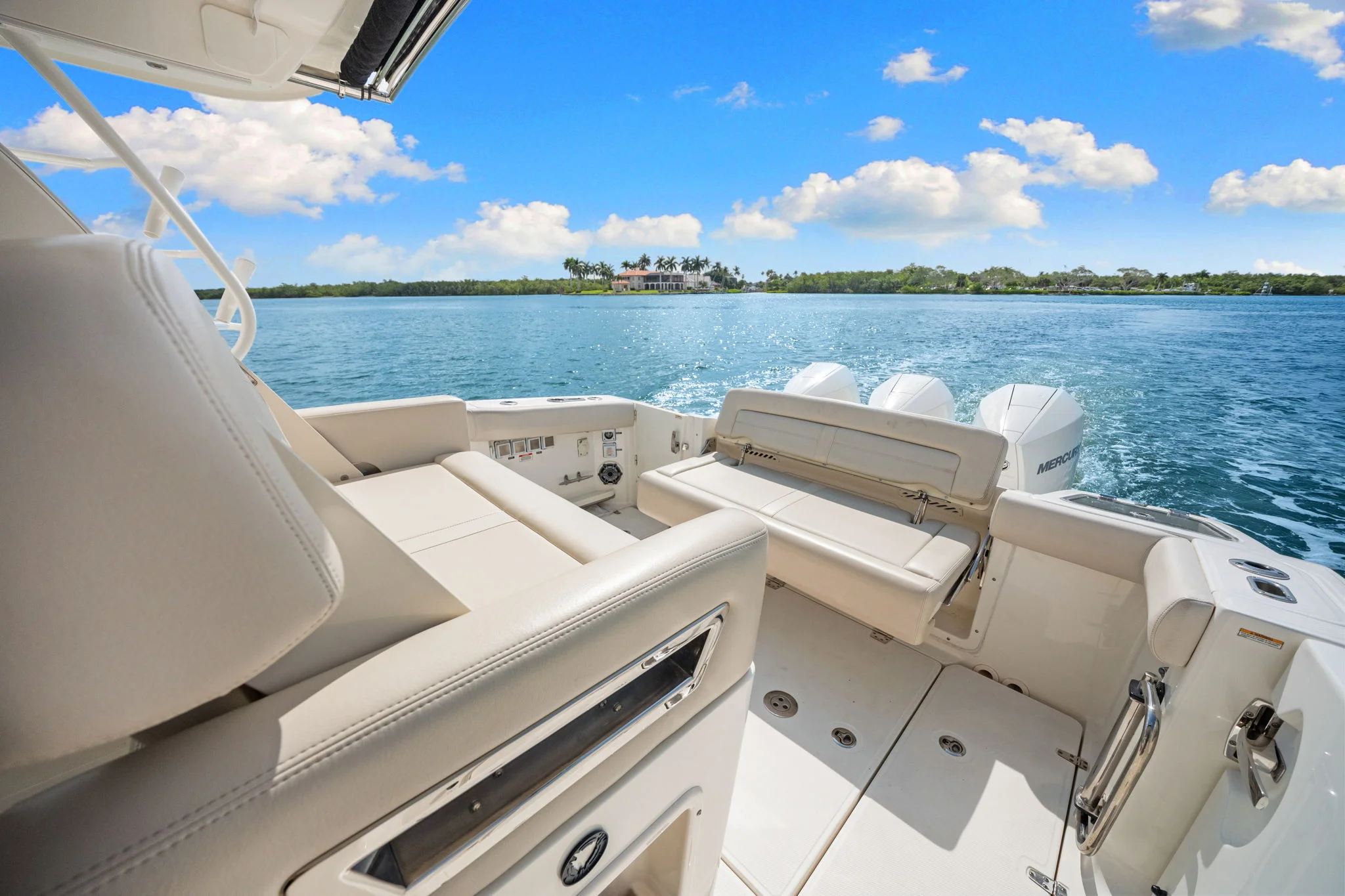 2020 Boston Whaler 350 REALM Image Thumbnail #40