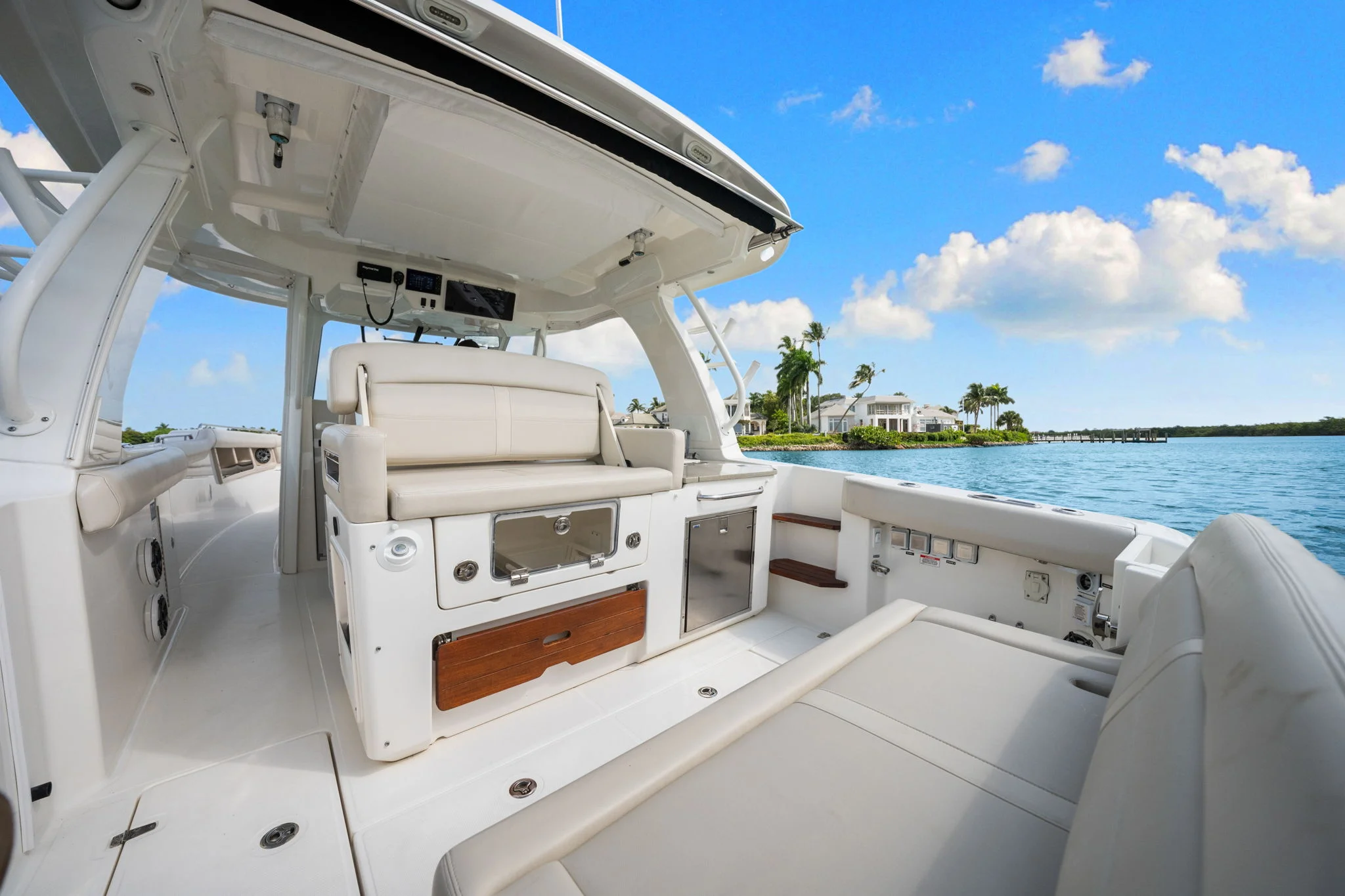 2020 Boston Whaler 350 REALM Image Thumbnail #41