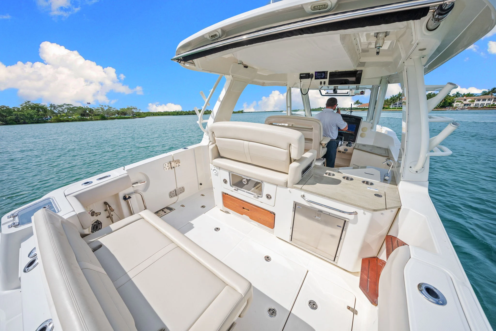 2020 Boston Whaler 350 REALM Image Thumbnail #37