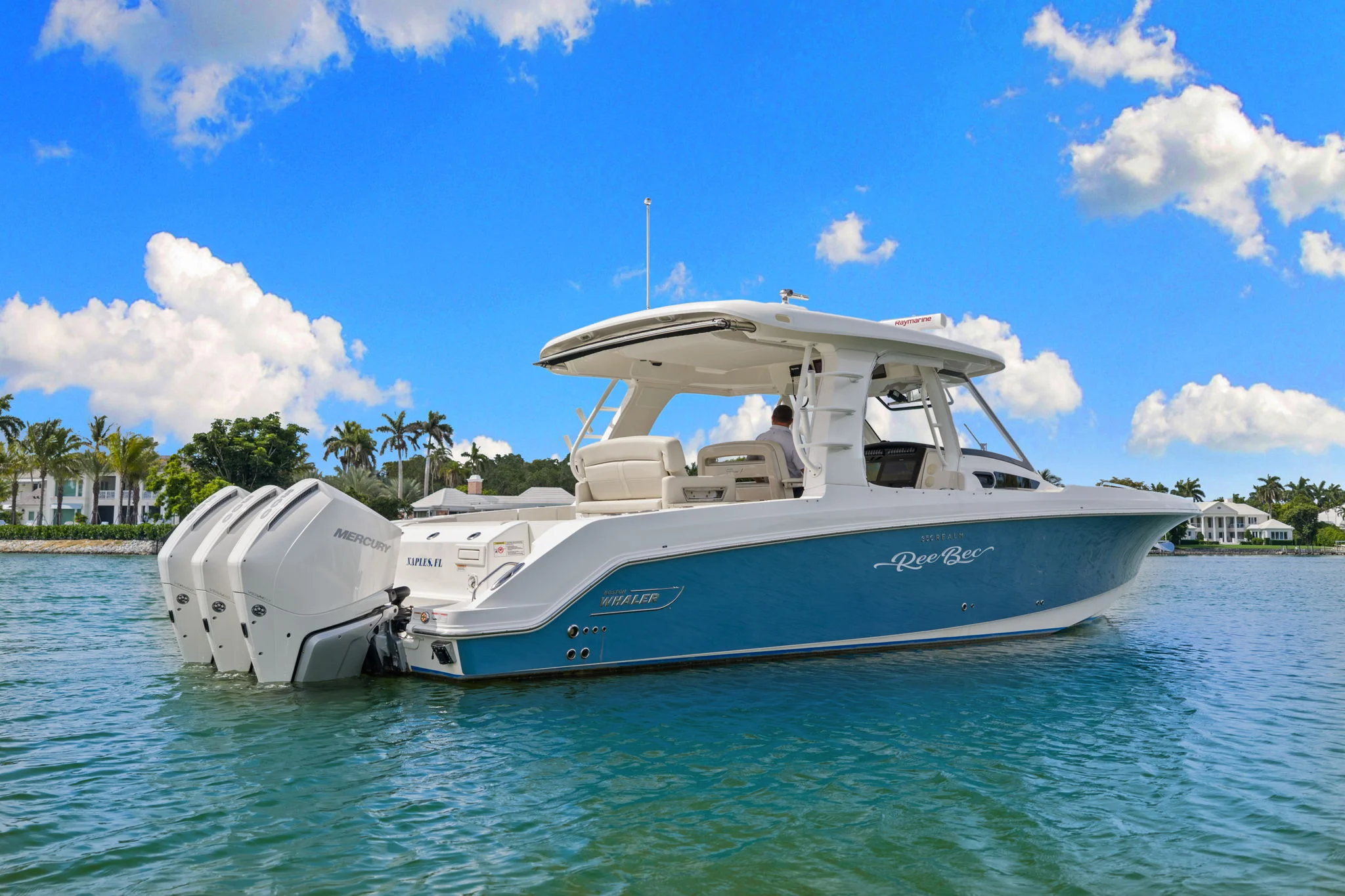 2020 Boston Whaler 350 REALM Image Thumbnail #7