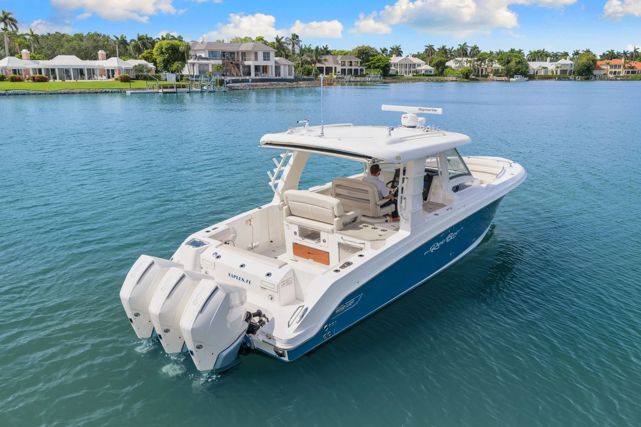 2020 Boston Whaler 350 REALM Image Thumbnail #15