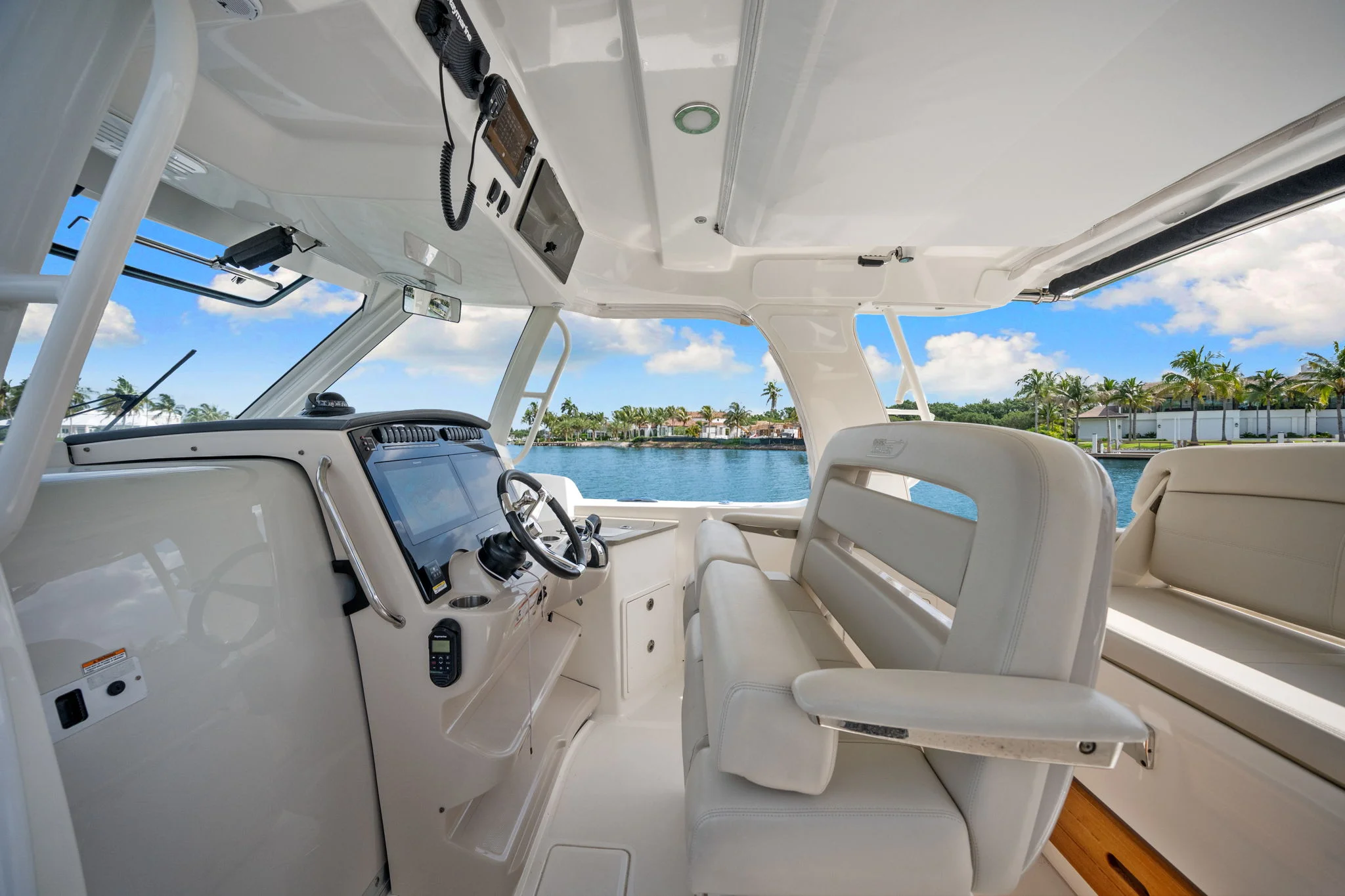 2020 Boston Whaler 350 REALM Image Thumbnail #47