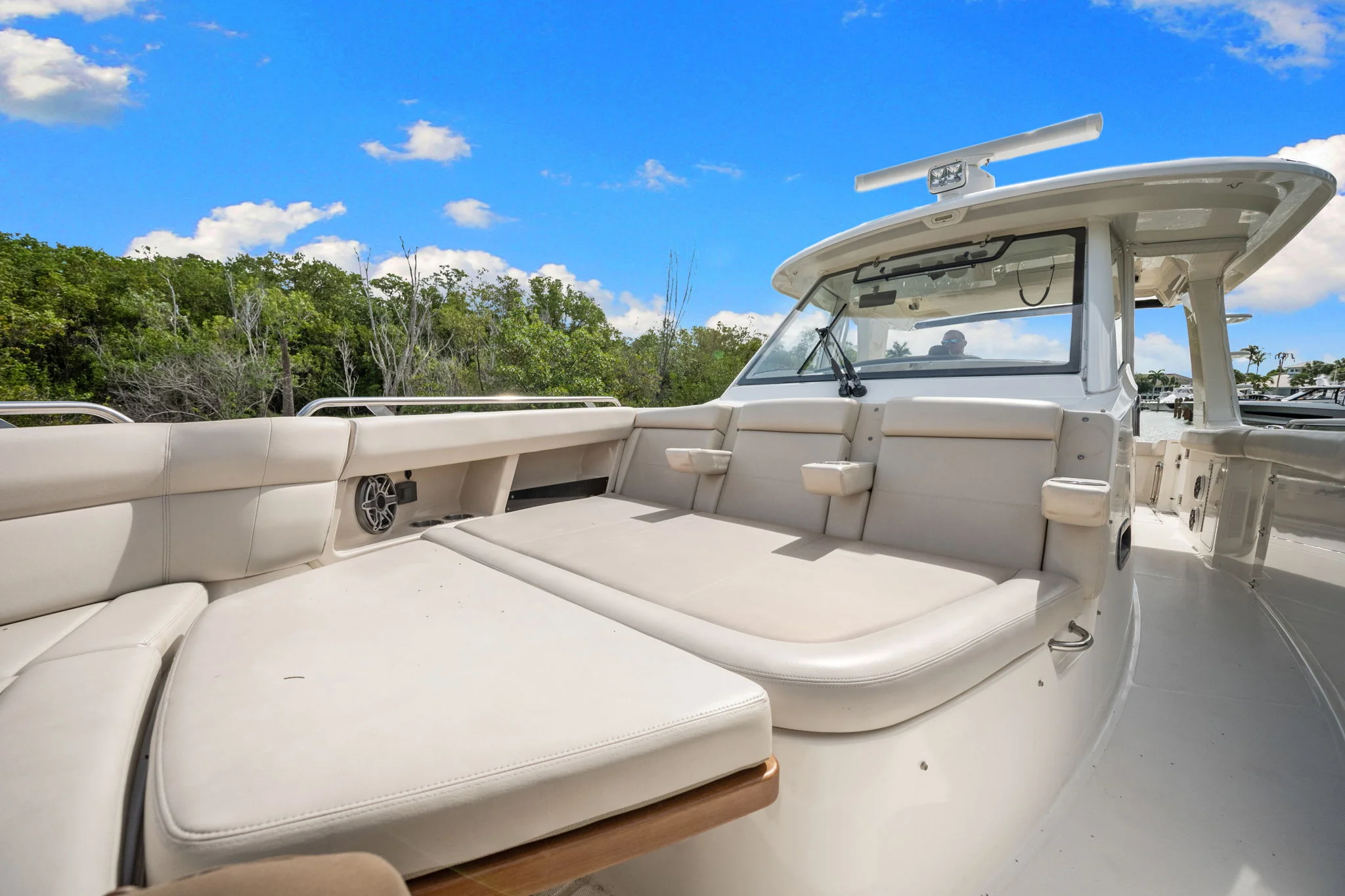 2020 Boston Whaler 350 REALM Image Thumbnail #30