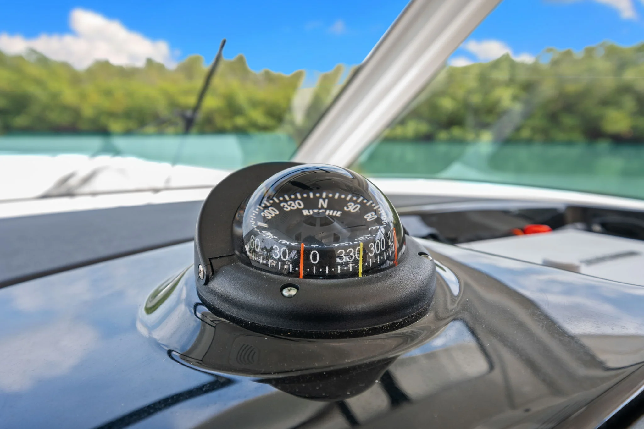 2020 Boston Whaler 350 REALM Image Thumbnail #29