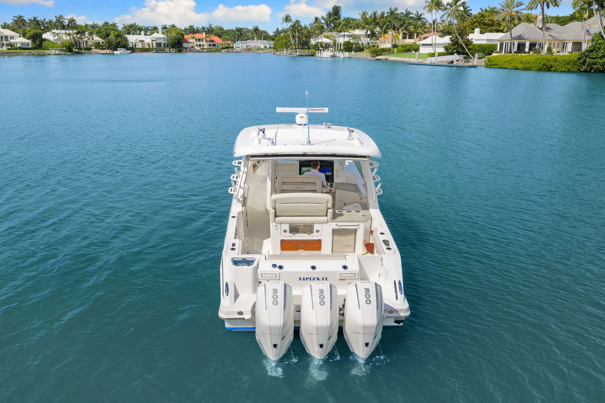2020 Boston Whaler 350 REALM Image Thumbnail #14