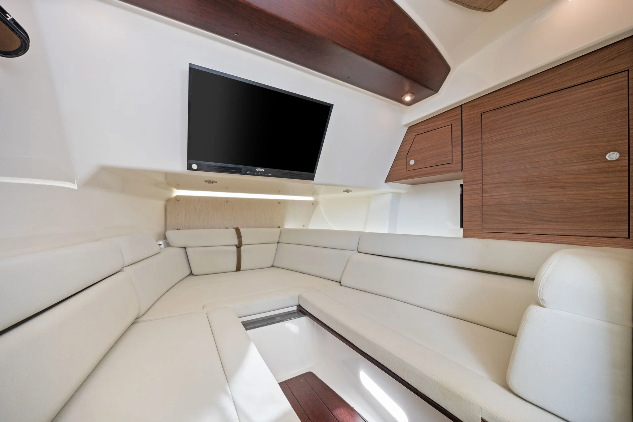 2020 Boston Whaler 350 REALM Image Thumbnail #21