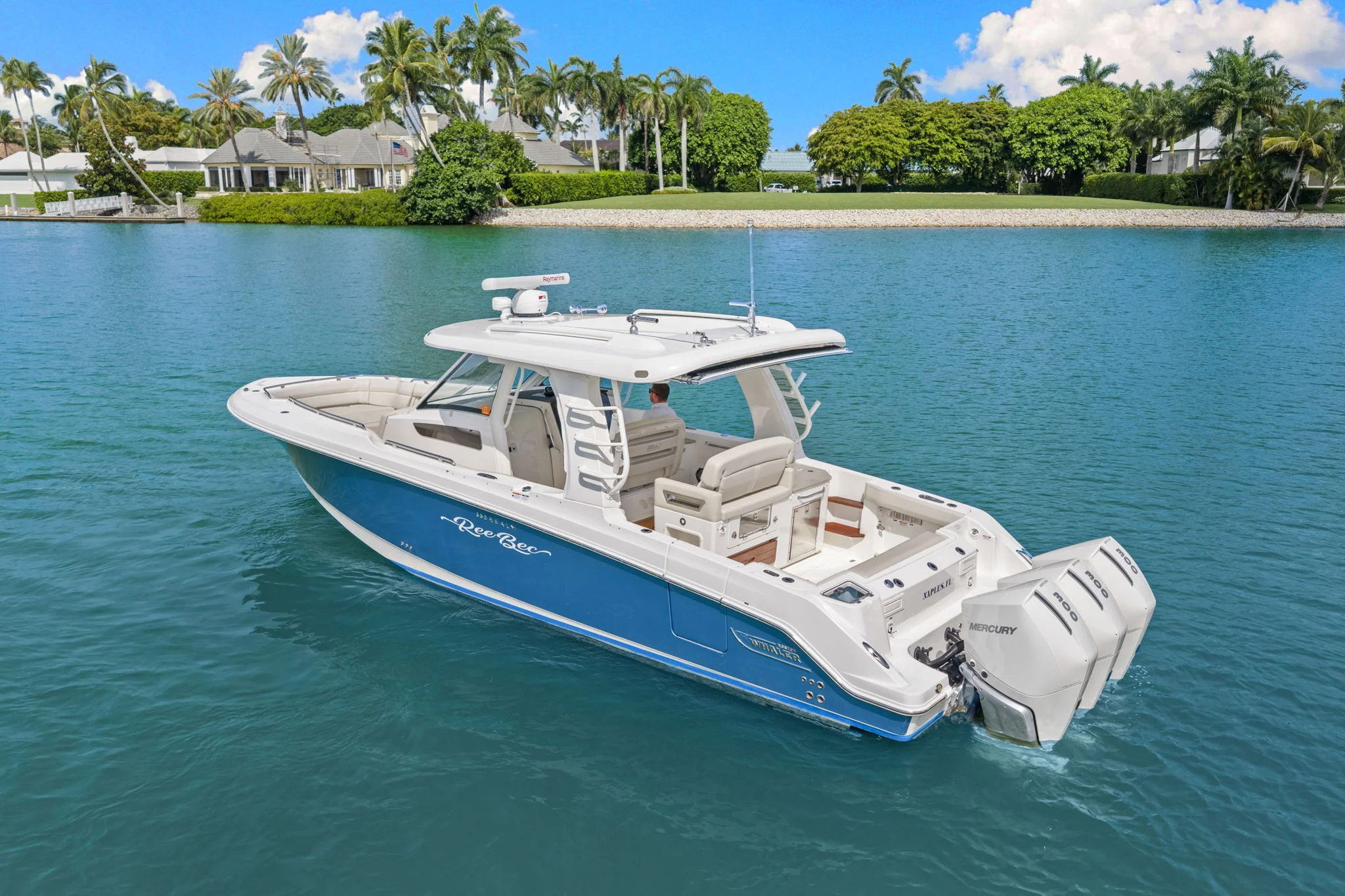2020 Boston Whaler 350 REALM Image Thumbnail #13