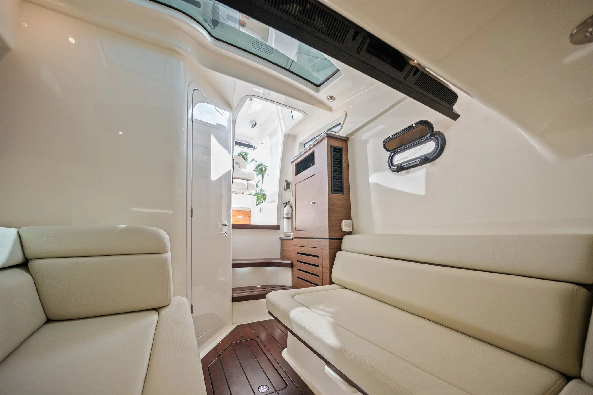 2020 Boston Whaler 350 REALM Image Thumbnail #25