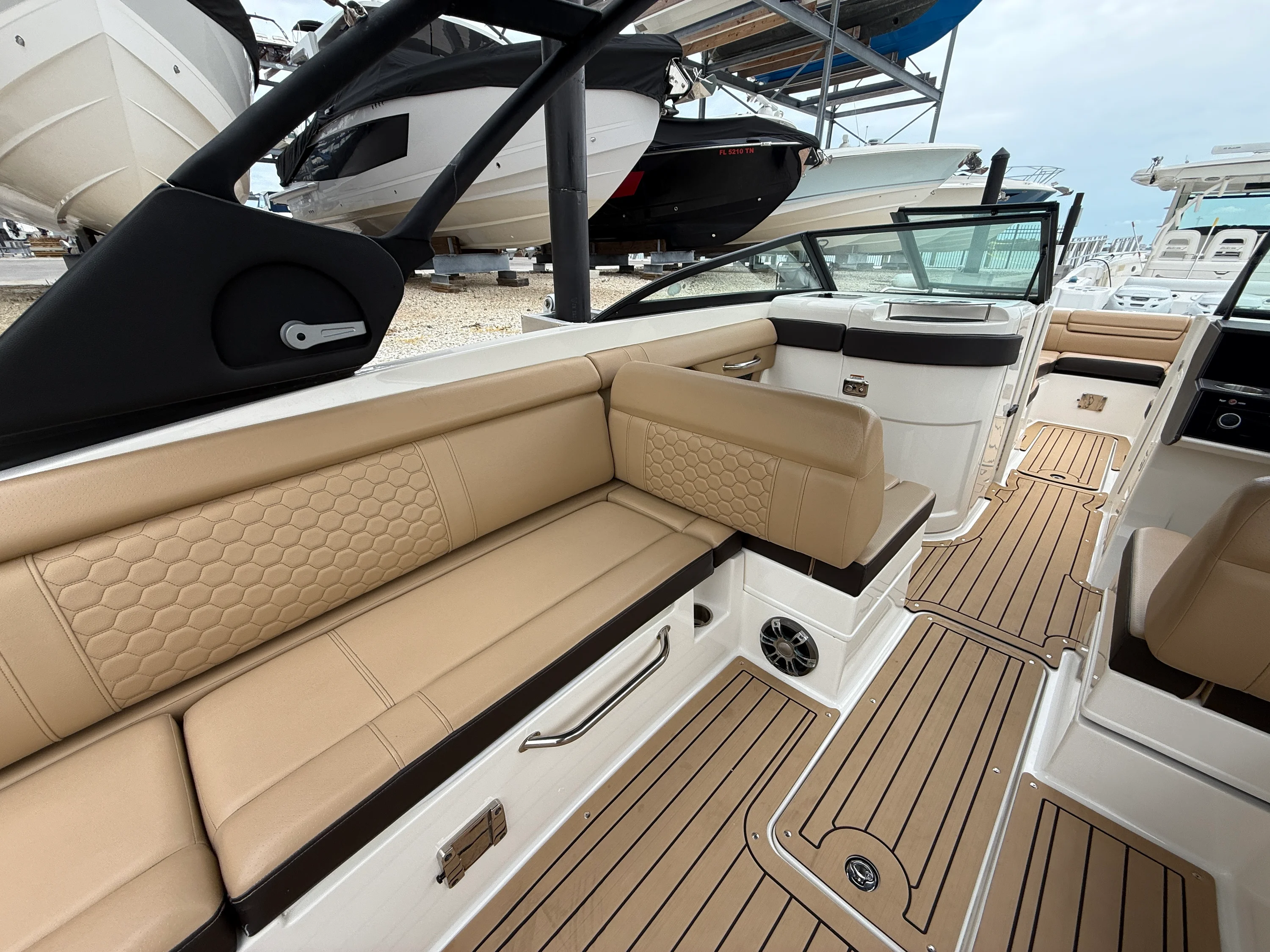 2022 Sea Ray SDX 270 Outboard Image Thumbnail #22