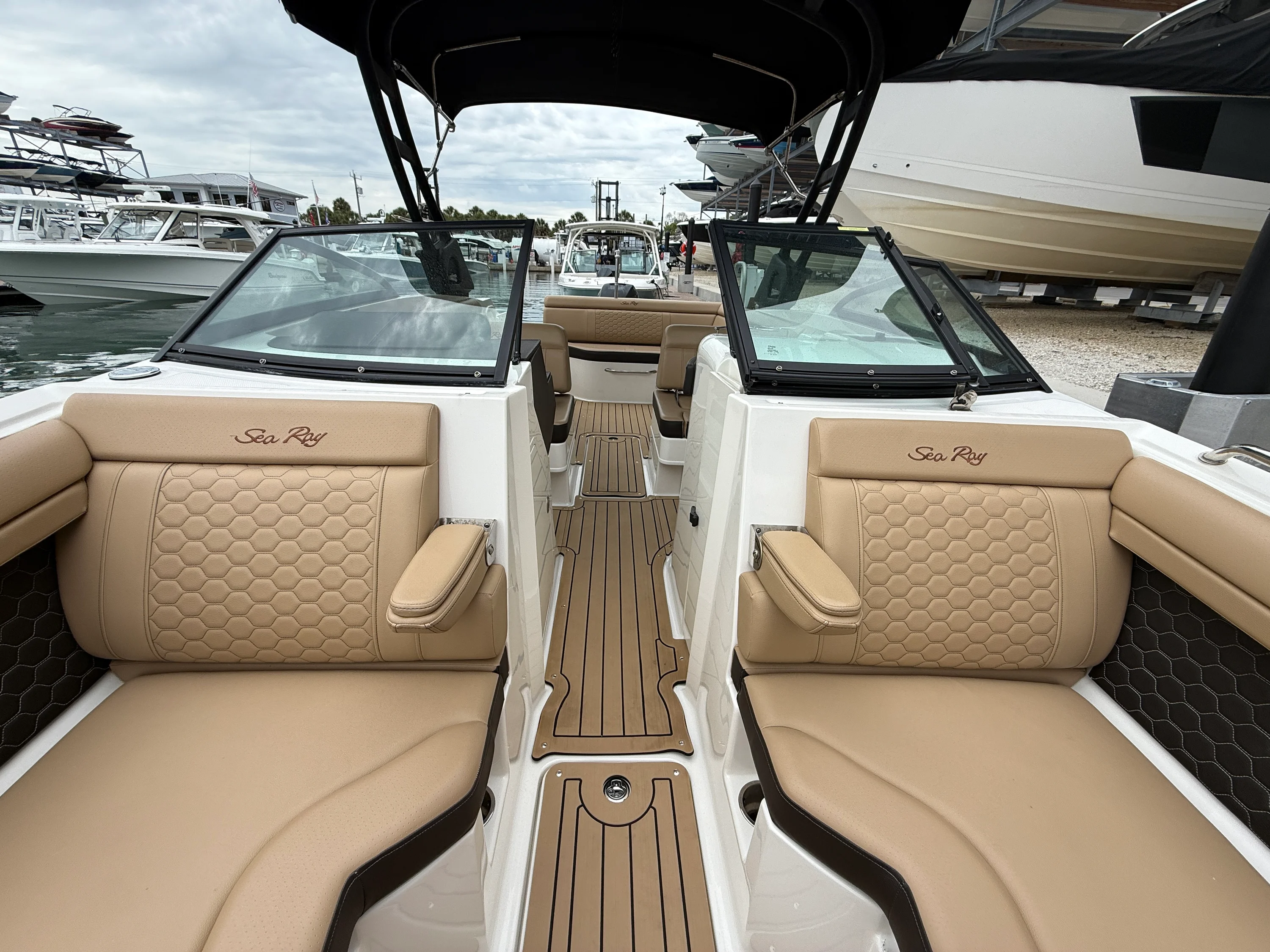 2022 Sea Ray SDX 270 Outboard Image Thumbnail #11