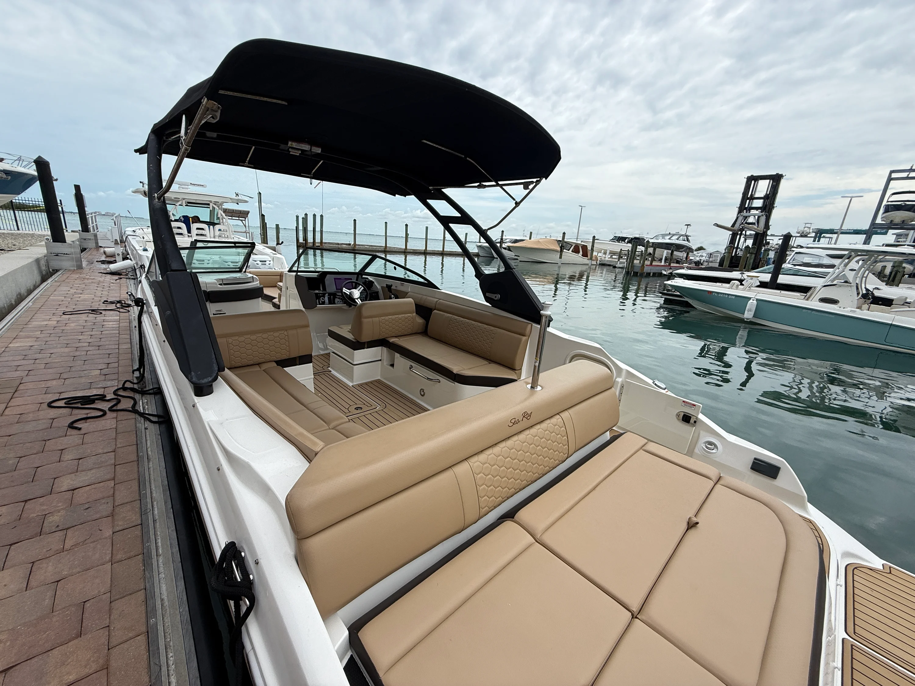 2022 Sea Ray SDX 270 Outboard Image Thumbnail #32