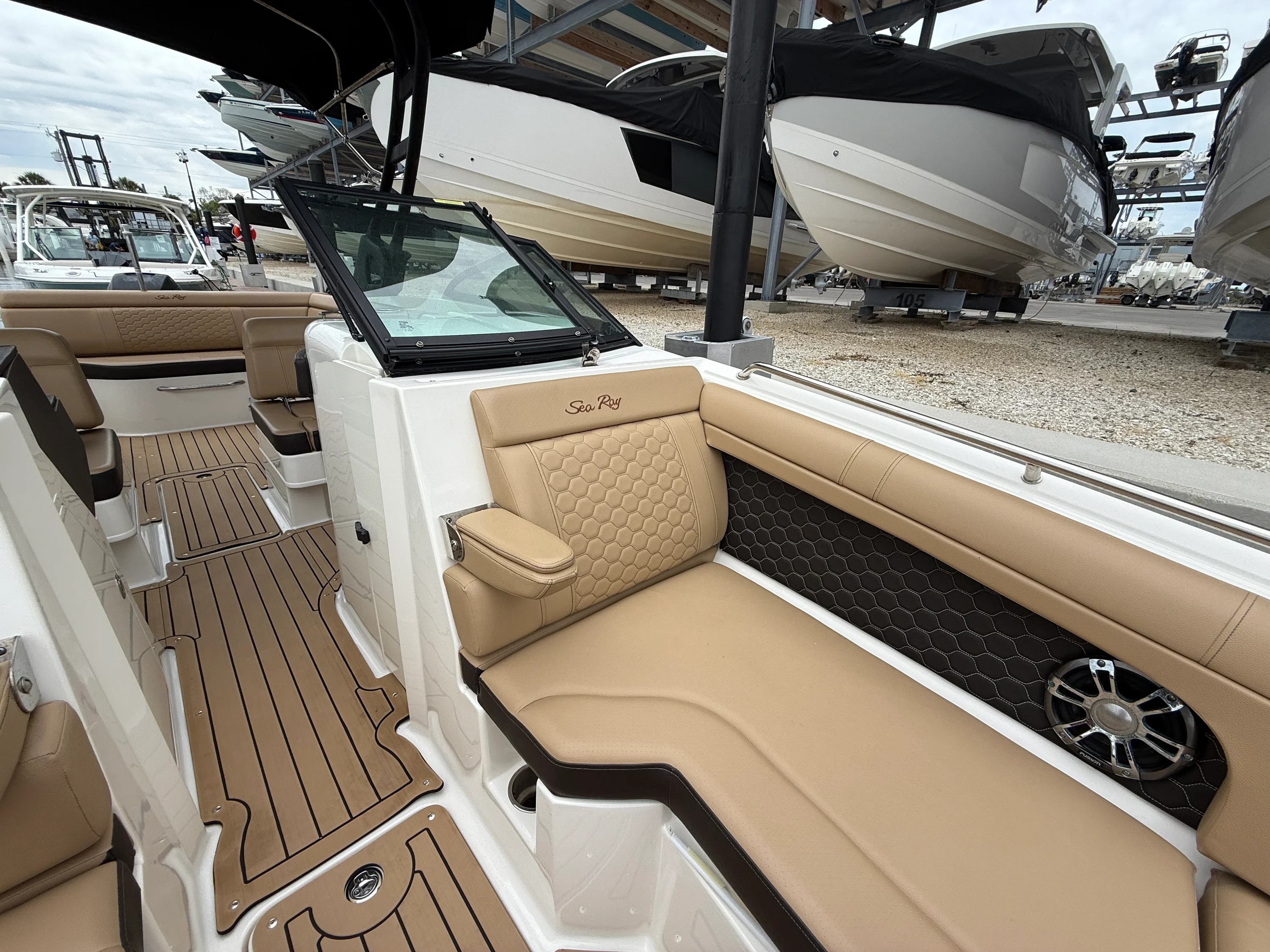 2022 Sea Ray SDX 270 Outboard Image Thumbnail #10