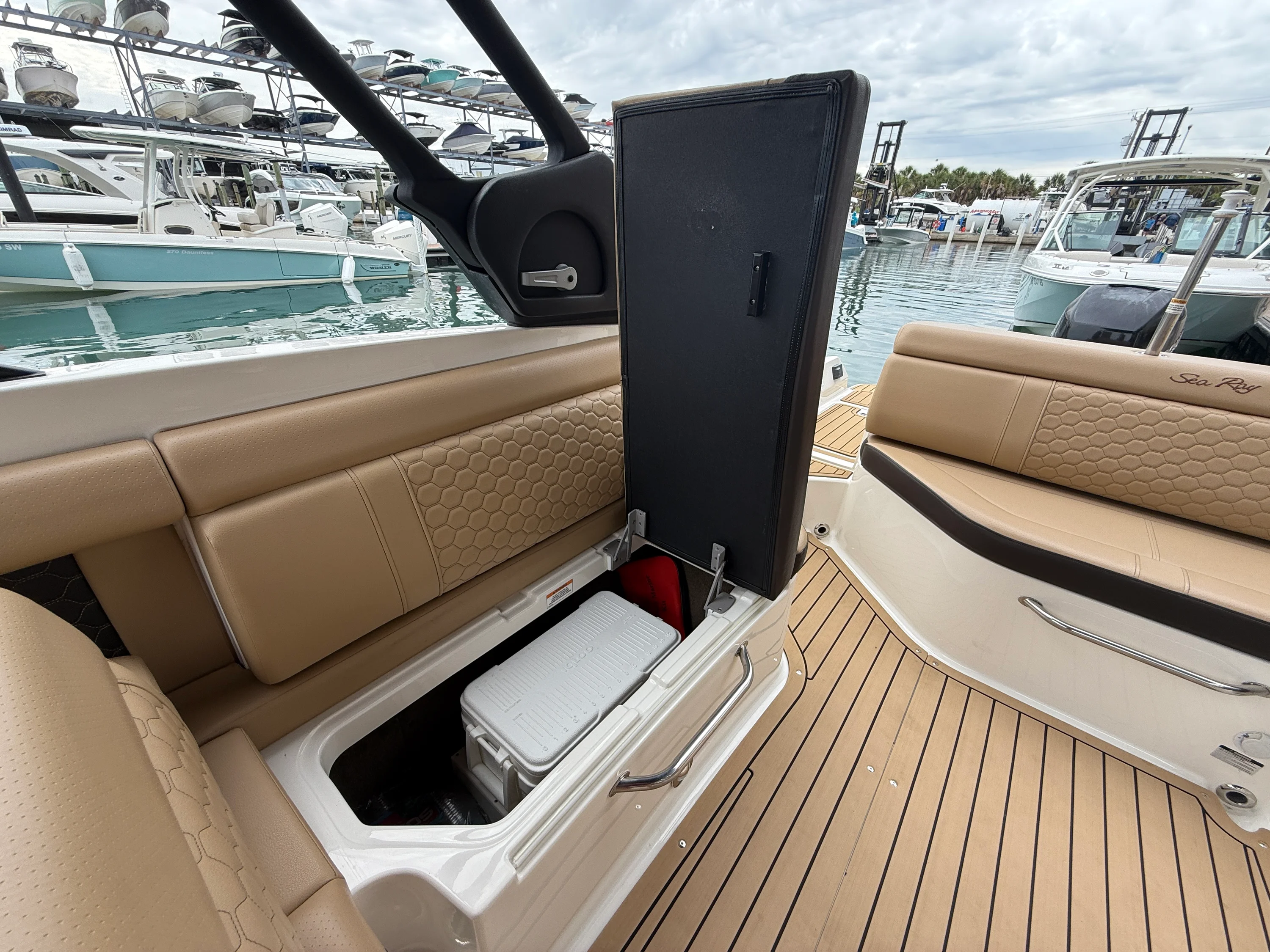 2022 Sea Ray SDX 270 Outboard Image Thumbnail #29