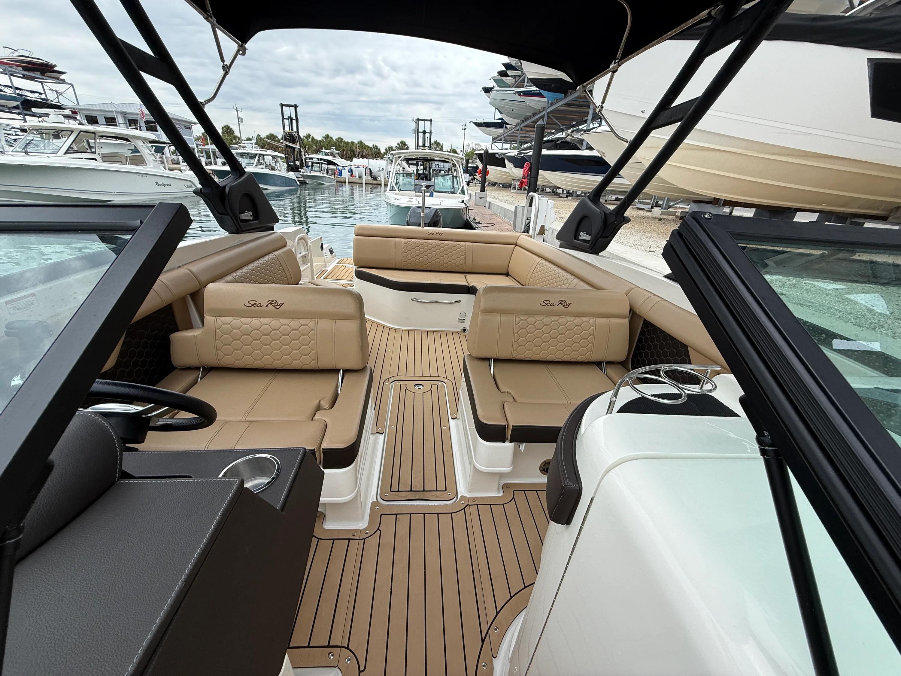 2022 Sea Ray SDX 270 Outboard Image Thumbnail #12