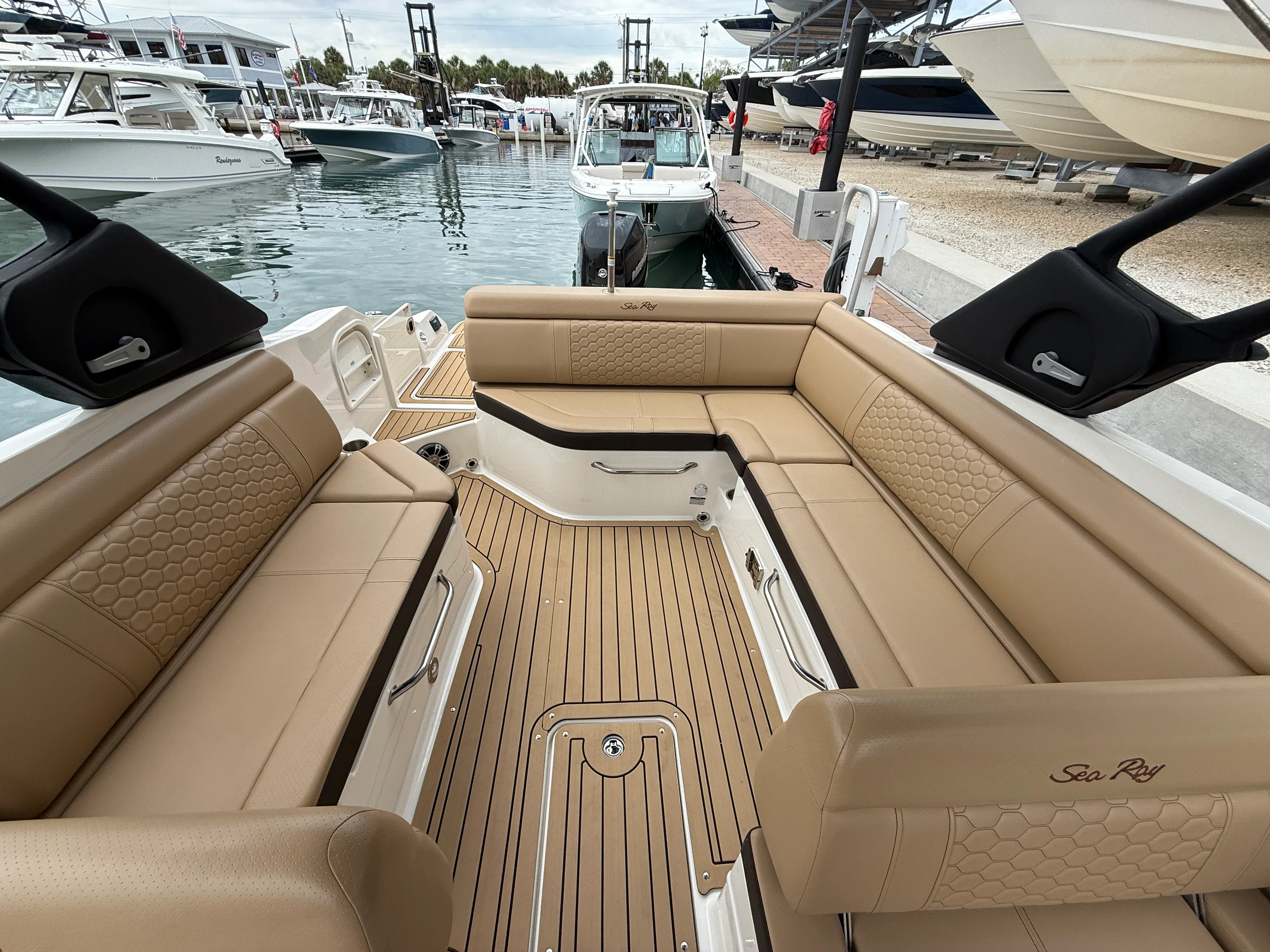 2022 Sea Ray SDX 270 Outboard Image Thumbnail #19